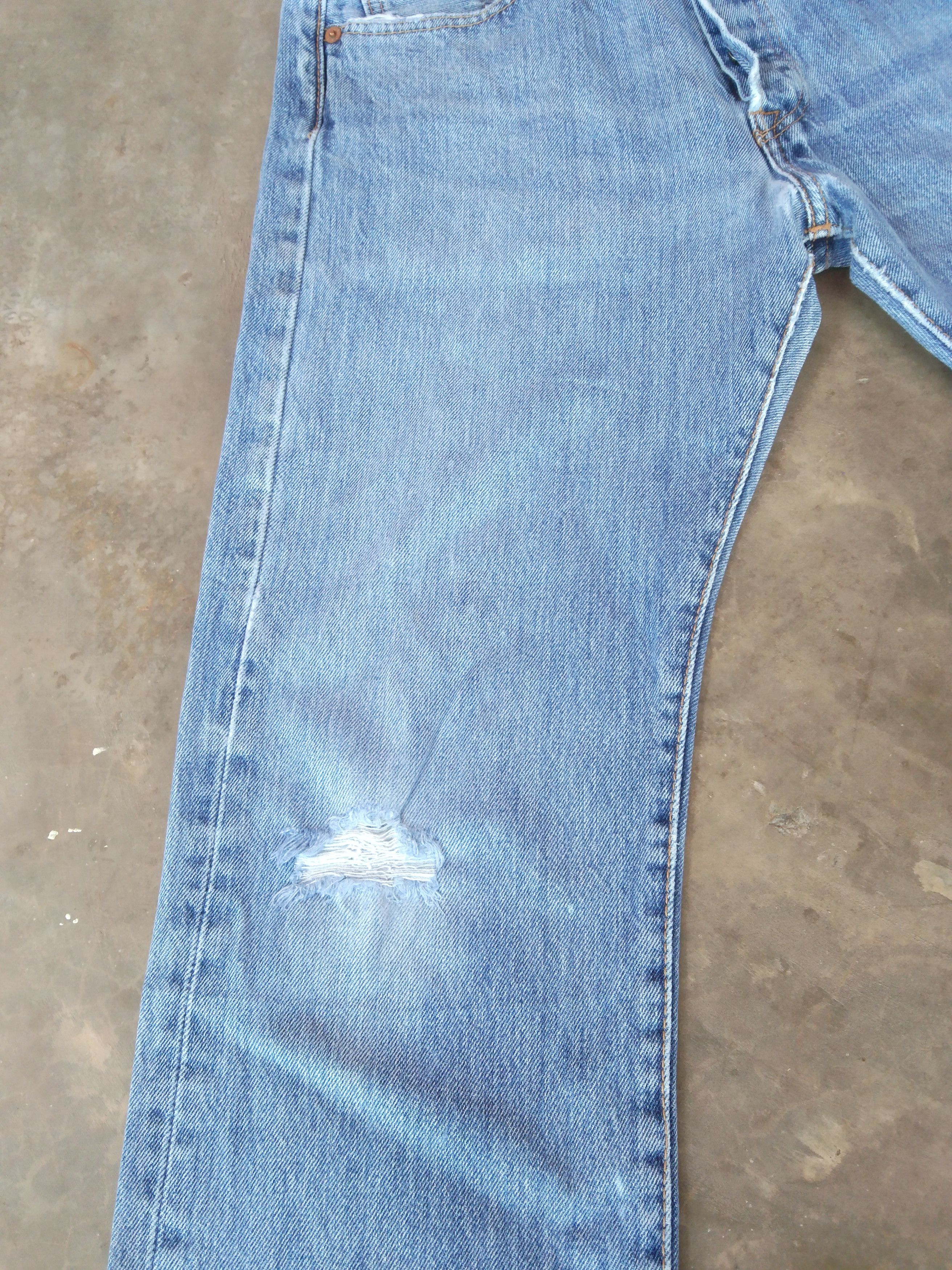Levi's Vintage Levi's 501 Light Blue Wash Distressed Jeans 30x28 Size US 30 / EU 46 - 7 Thumbnail
