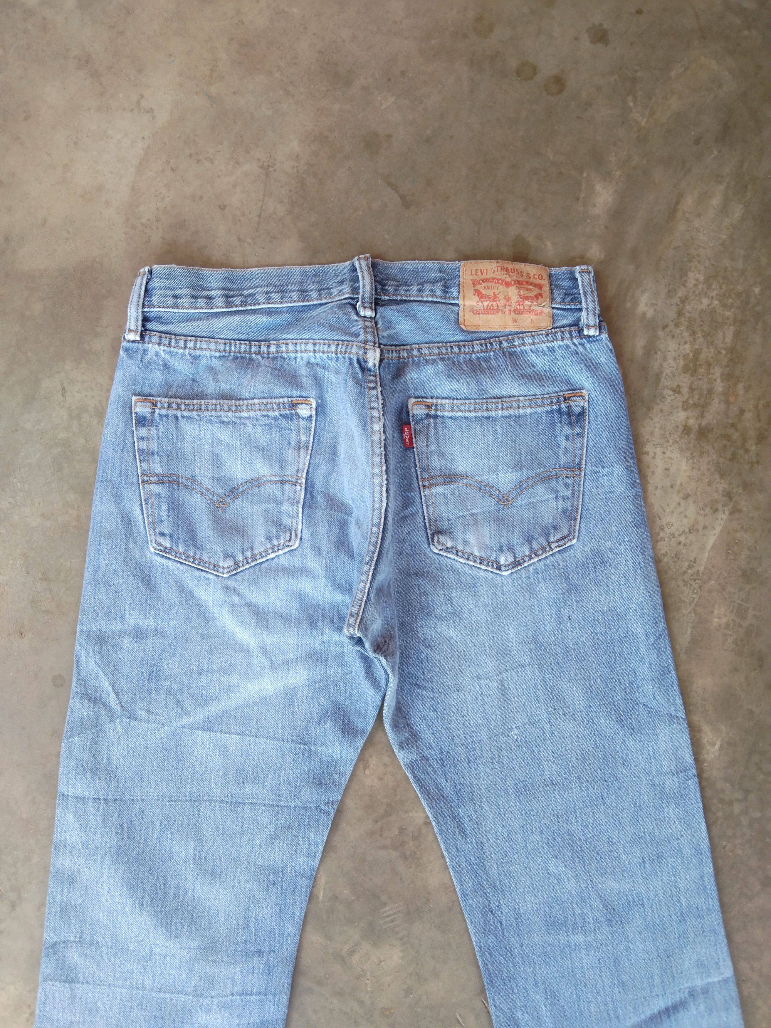 Levi's Vintage Levi's 501 Light Blue Wash Distressed Jeans 30x28 Size US 30 / EU 46 - 4 Thumbnail