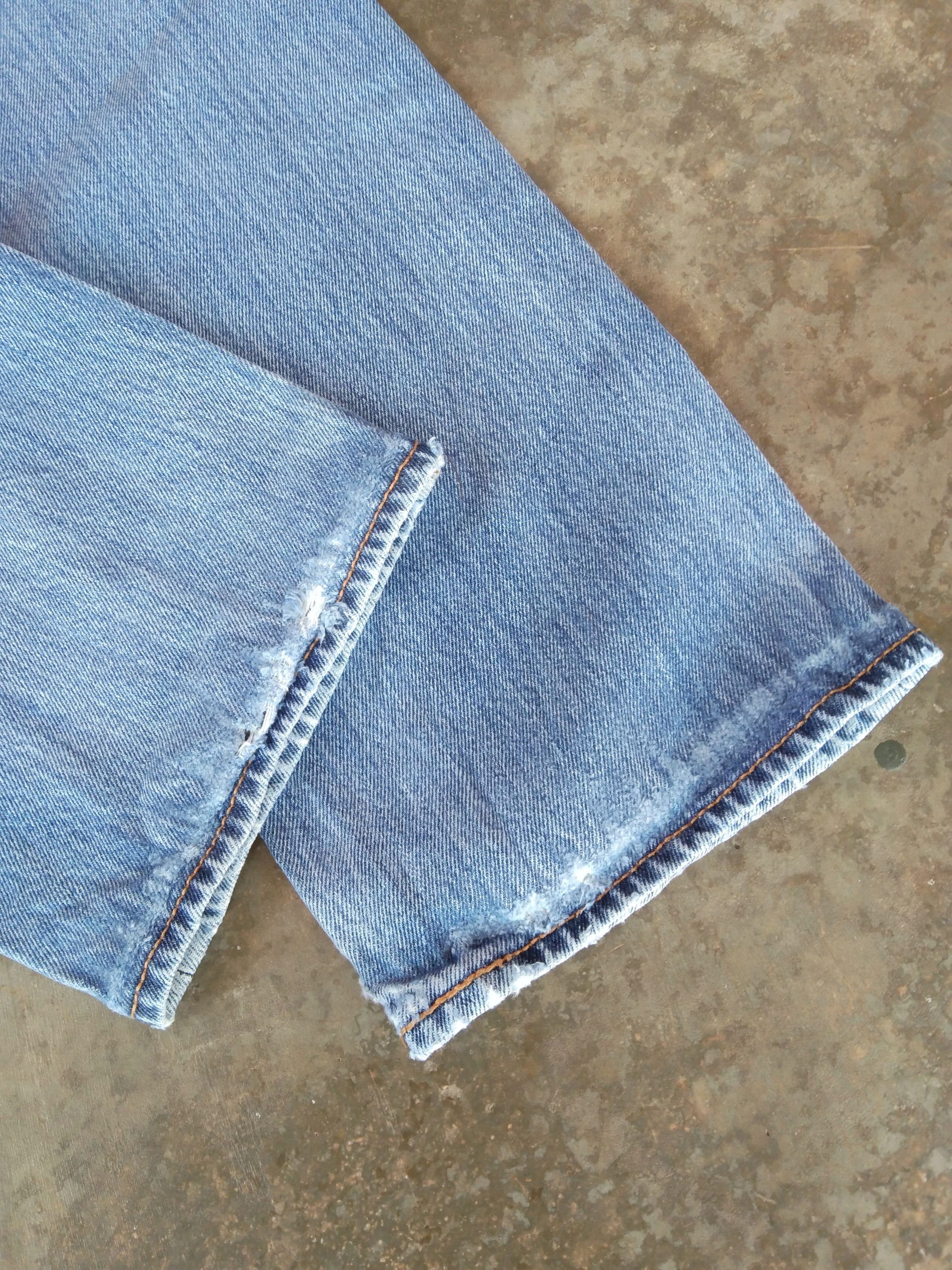 Levi's Vintage Levi's 501 Light Blue Wash Distressed Jeans 30x28 Size US 30 / EU 46 - 3 Thumbnail