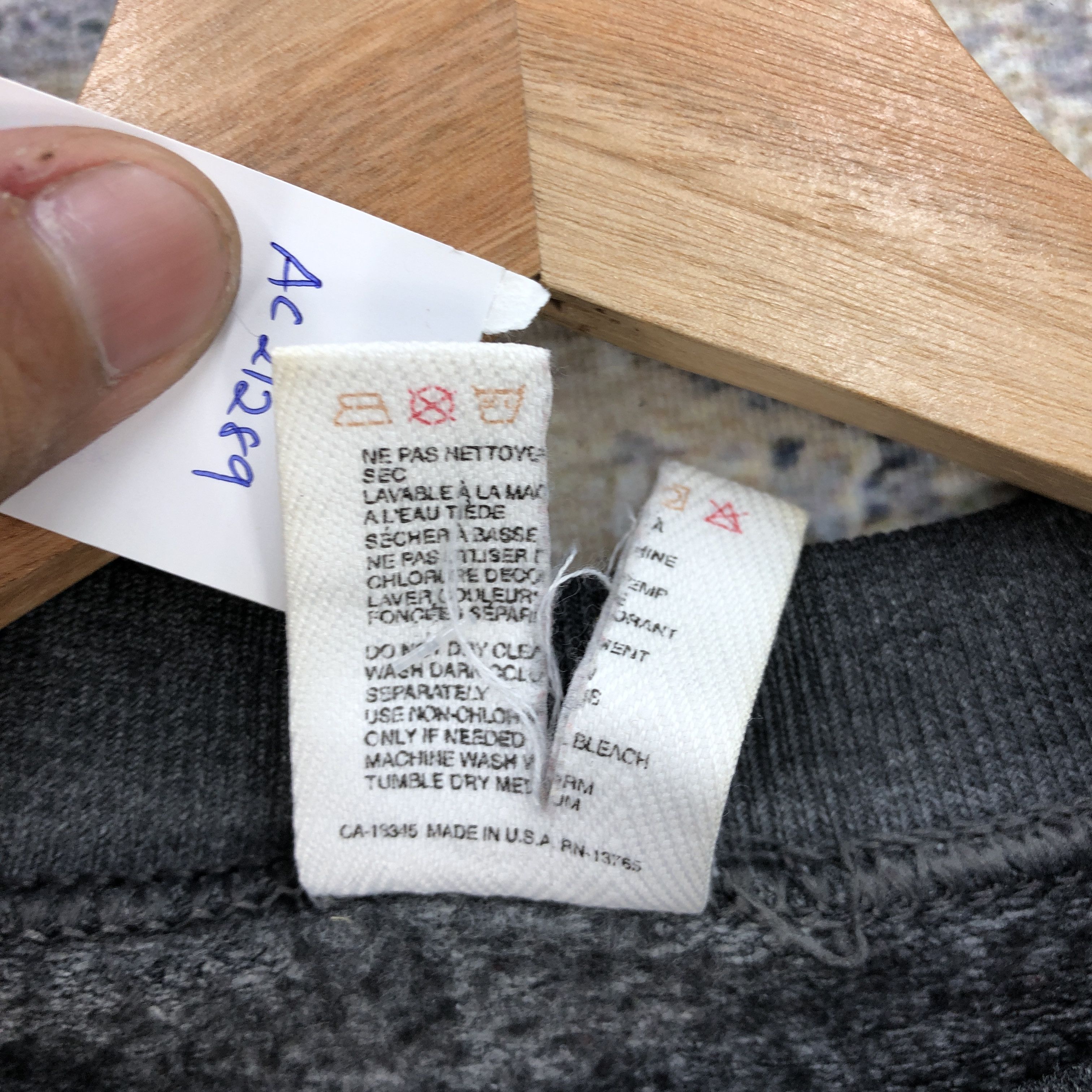 Vintage Vintage Faded New York Sweater Munsingwear Sweatshirt Jumper Size US L / EU 52-54 / 3 - 6 Thumbnail
