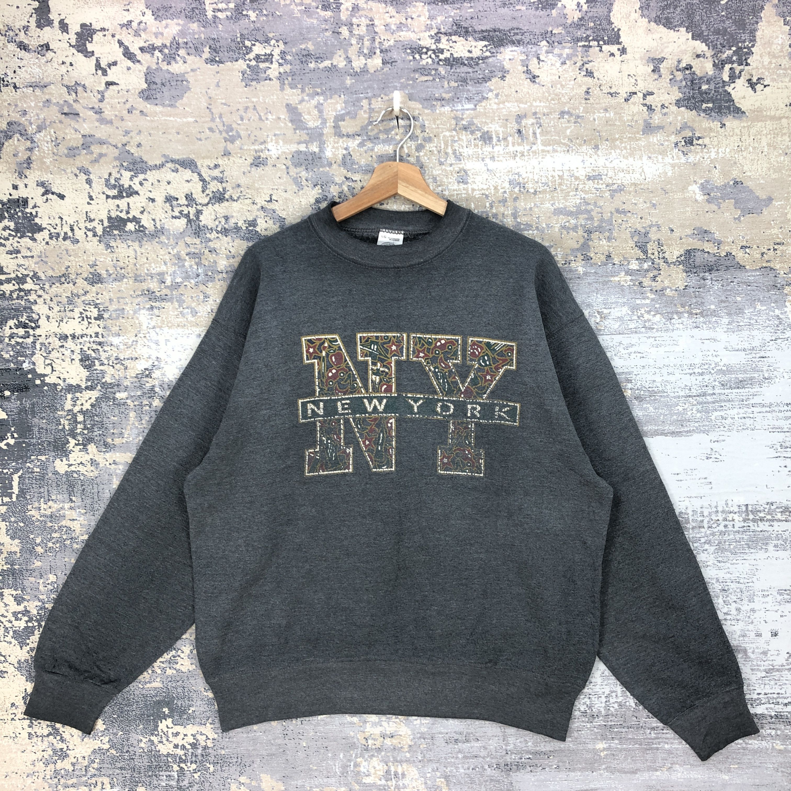 Vintage Vintage Faded New York Sweater Munsingwear Sweatshirt Jumper Size US L / EU 52-54 / 3 - 1 Thumbnail