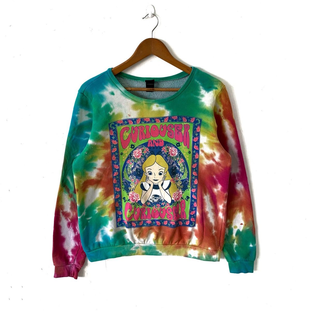 Cartoon Network × Disney Alice In Wonderland Curiouser And Curiouser Sweatshirt Size US M / EU 48-50 / 2 - 1 Thumbnail