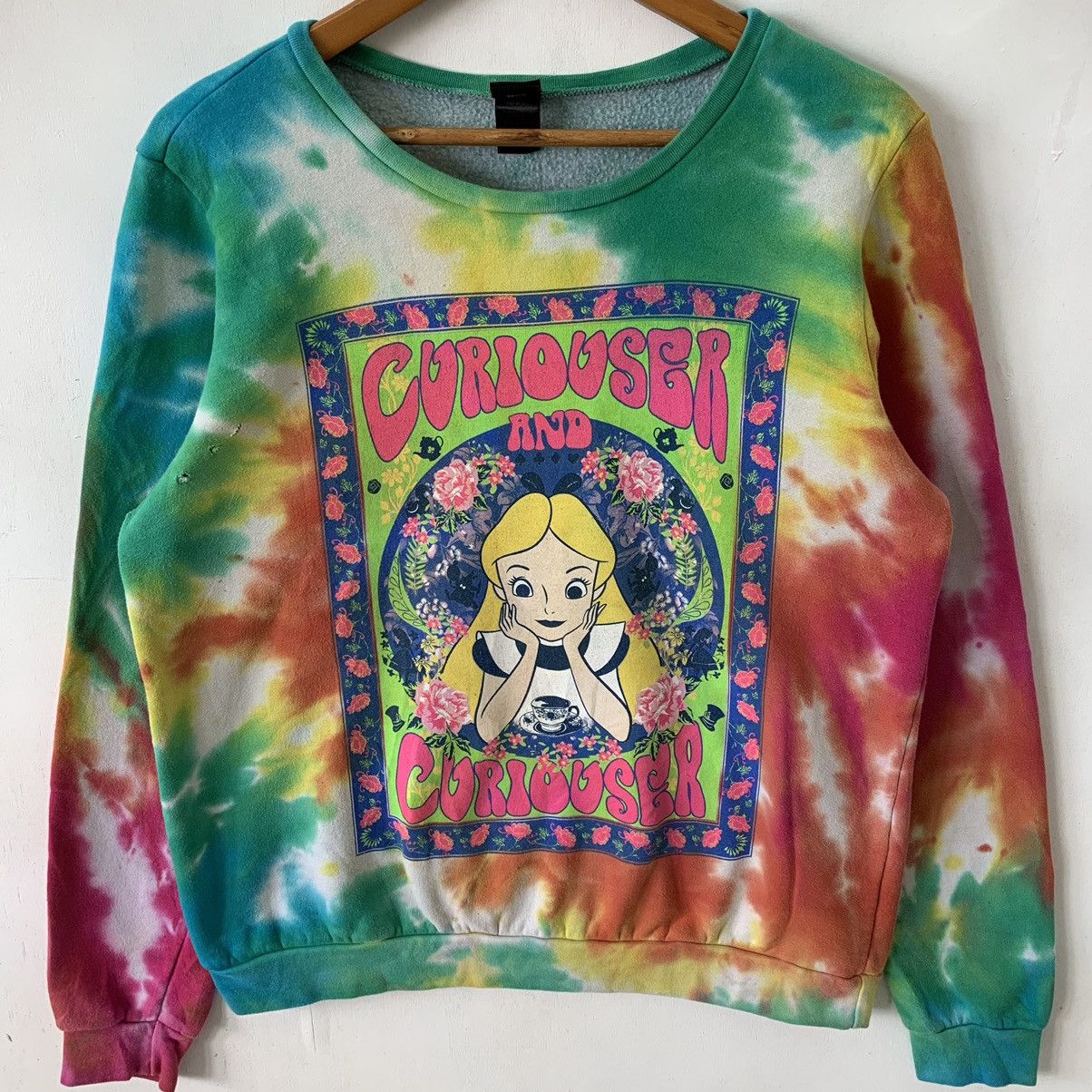 Cartoon Network × Disney Alice In Wonderland Curiouser And Curiouser Sweatshirt Size US M / EU 48-50 / 2 - 2 Thumbnail