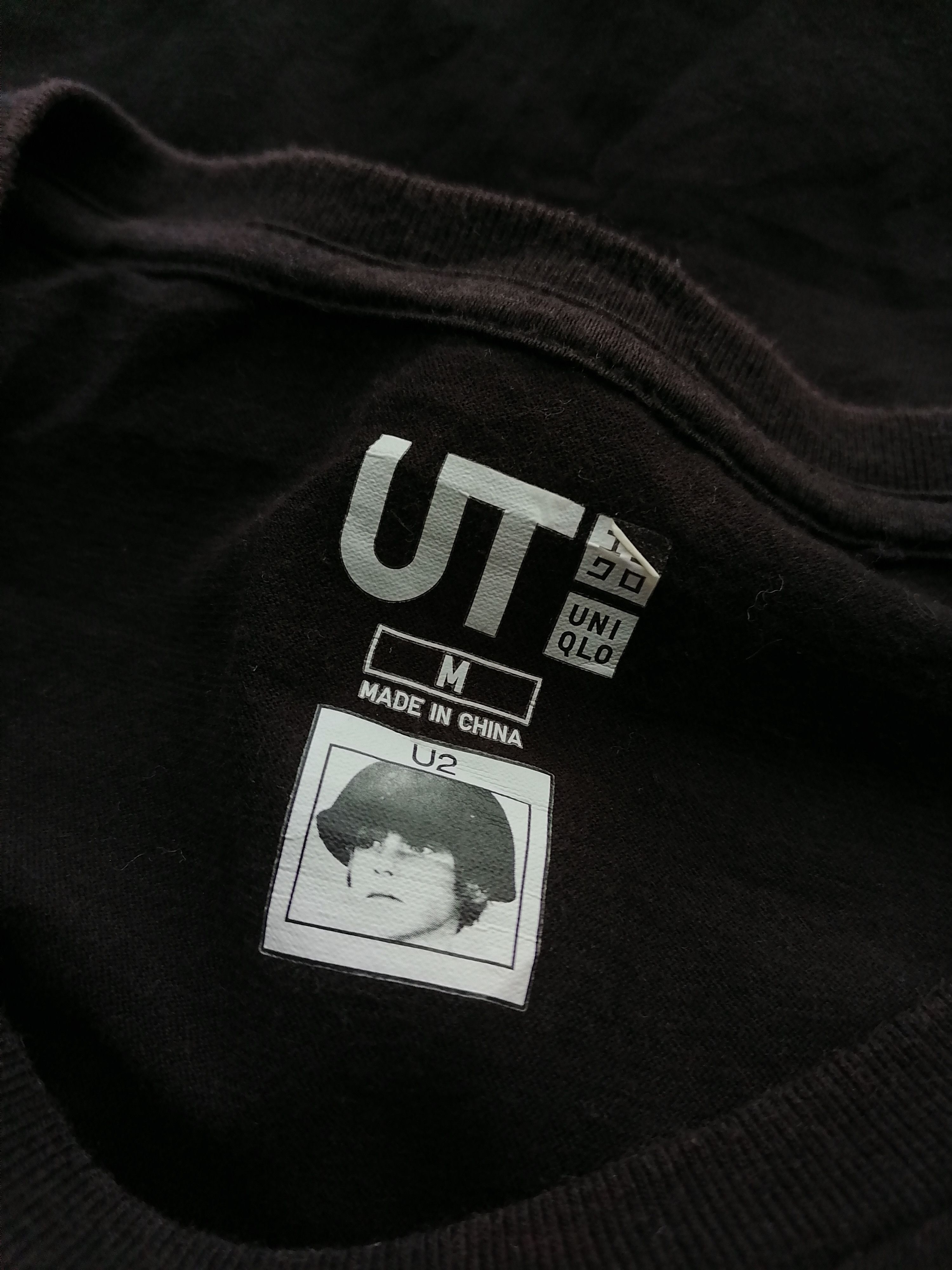 Band Tees × Designer × Uniqlo Uniqlo x U2 The Best Of 1980-1990 Tee Size US M / EU 48-50 / 2 - 4 Thumbnail