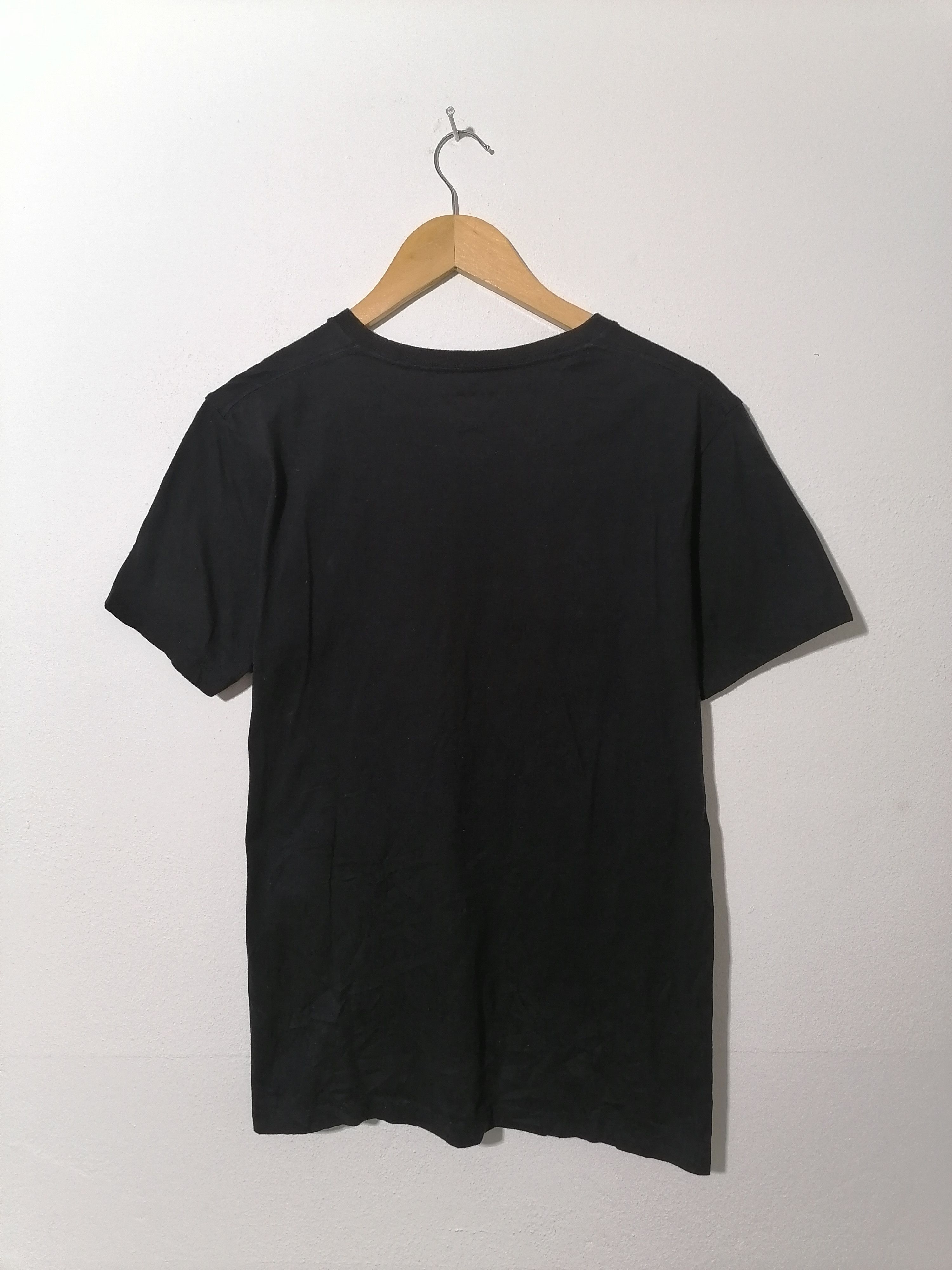 Band Tees × Designer × Uniqlo Uniqlo x U2 The Best Of 1980-1990 Tee Size US M / EU 48-50 / 2 - 3 Thumbnail