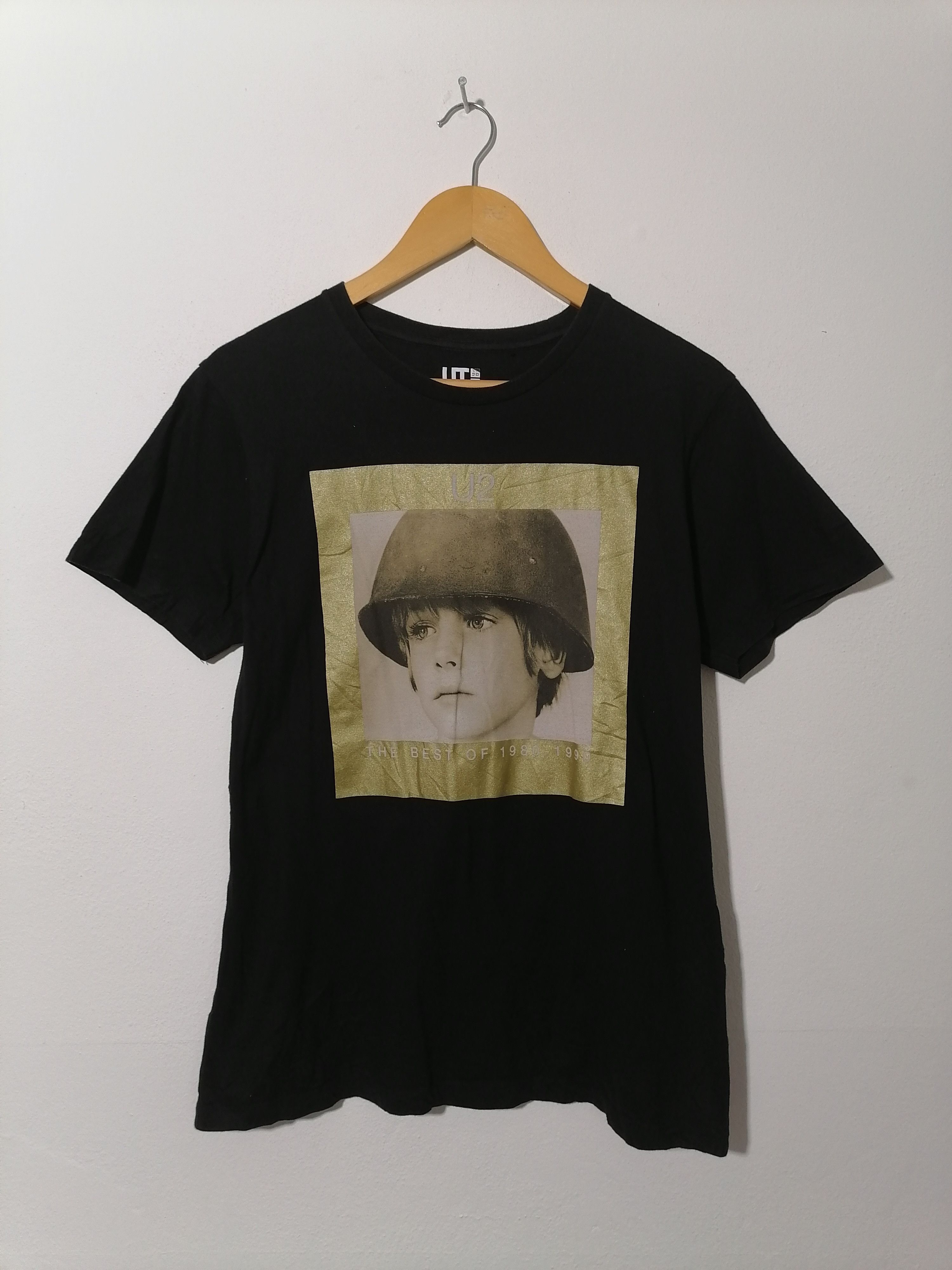 Band Tees × Designer × Uniqlo Uniqlo x U2 The Best Of 1980-1990 Tee Size US M / EU 48-50 / 2 - 1 Thumbnail