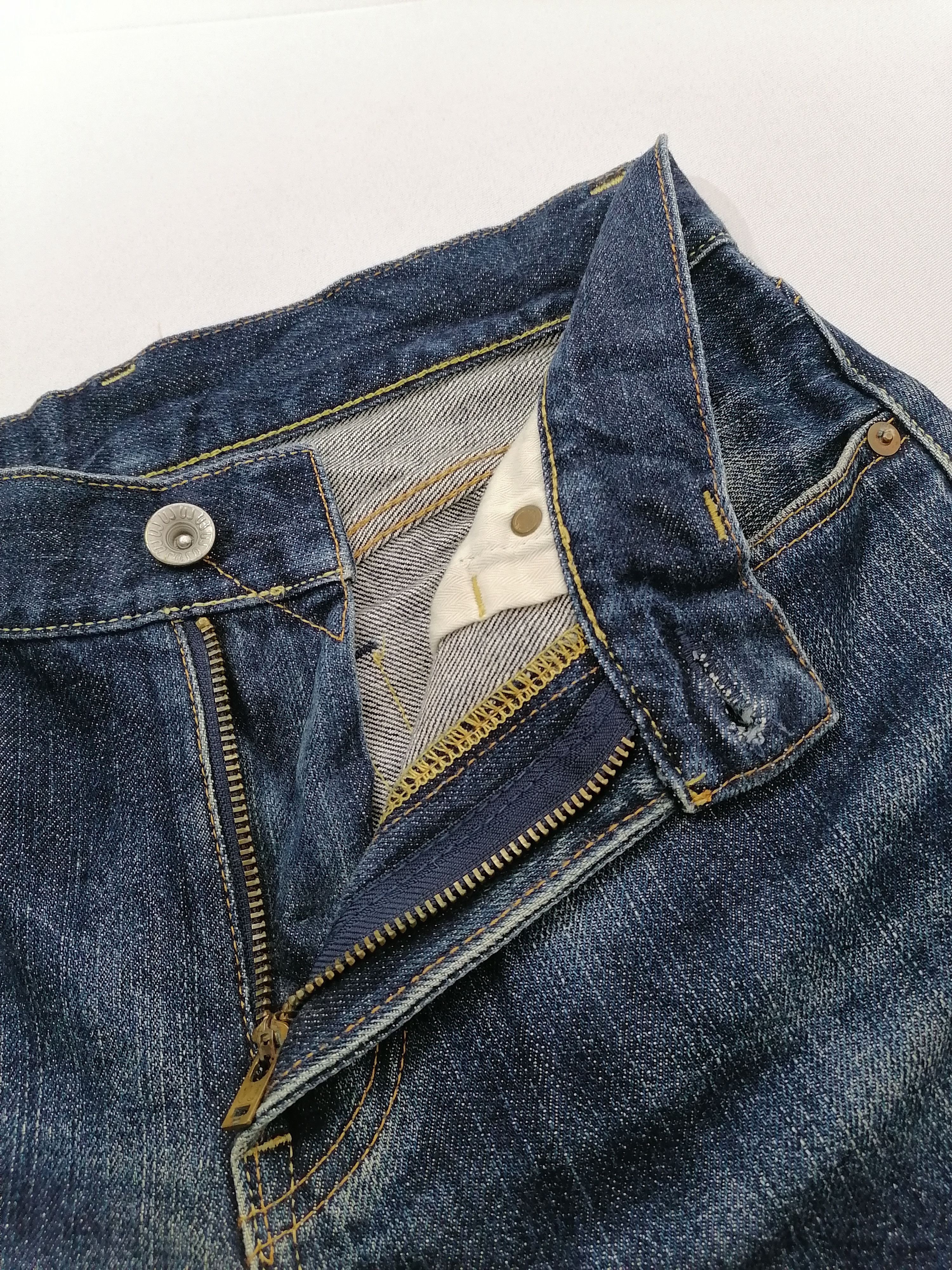 Uniqlo Uniqlo Regular Fit Straight Selvedge Denim Jeans Size US 32 / EU 48 - 6 Thumbnail