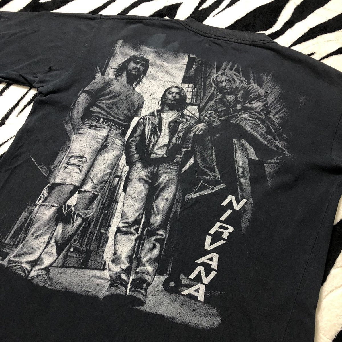 Band Tees × Vintage Trash 🔥 Nirvana Kurt Cobain Distressed Tee Size US L / EU 52-54 / 3 - 8 Thumbnail