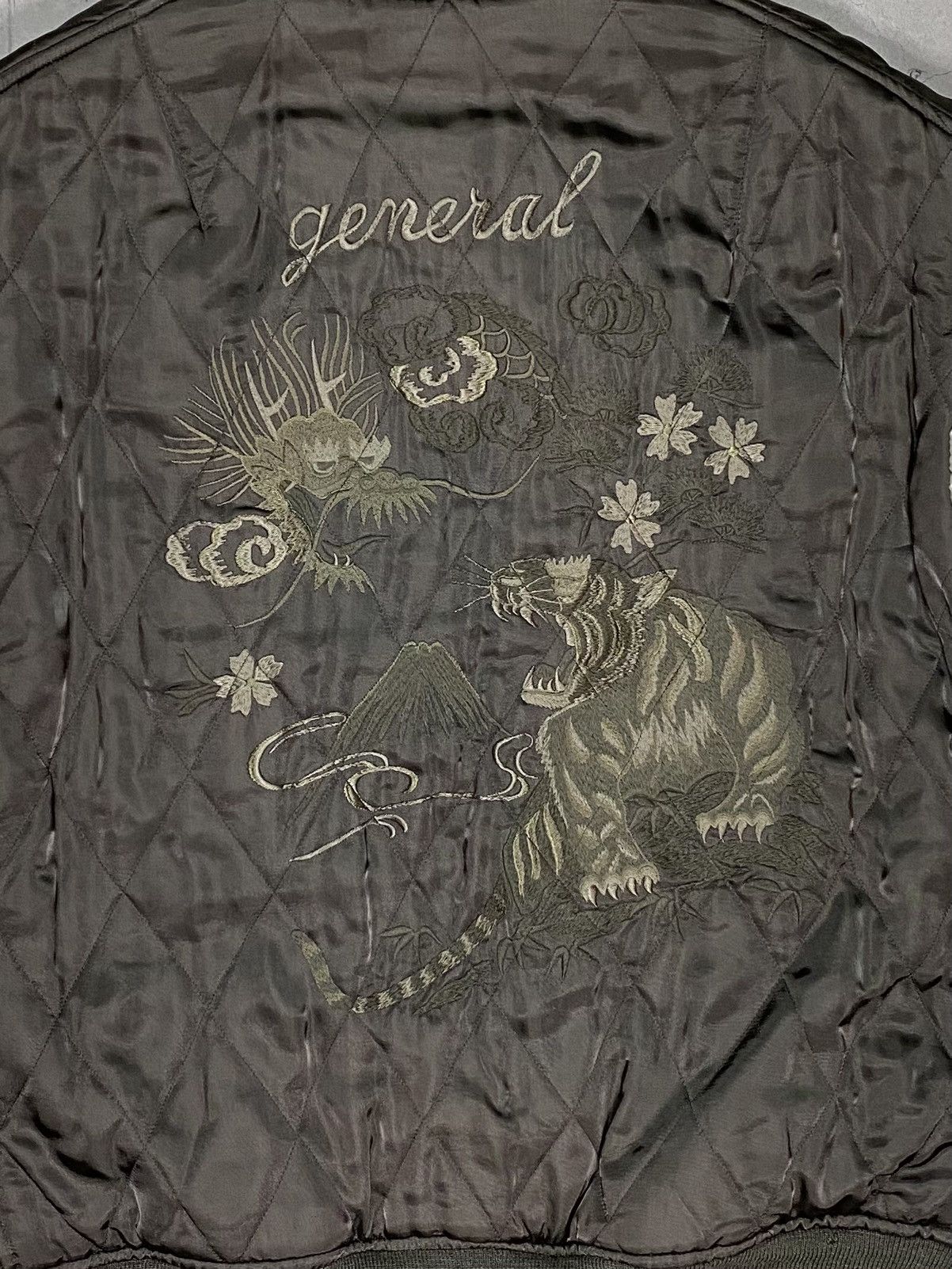 General Research 2004 General Research “1611” Sukajan MA-1 Bomber Jacket Size US L / EU 52-54 / 3 - 11 Thumbnail