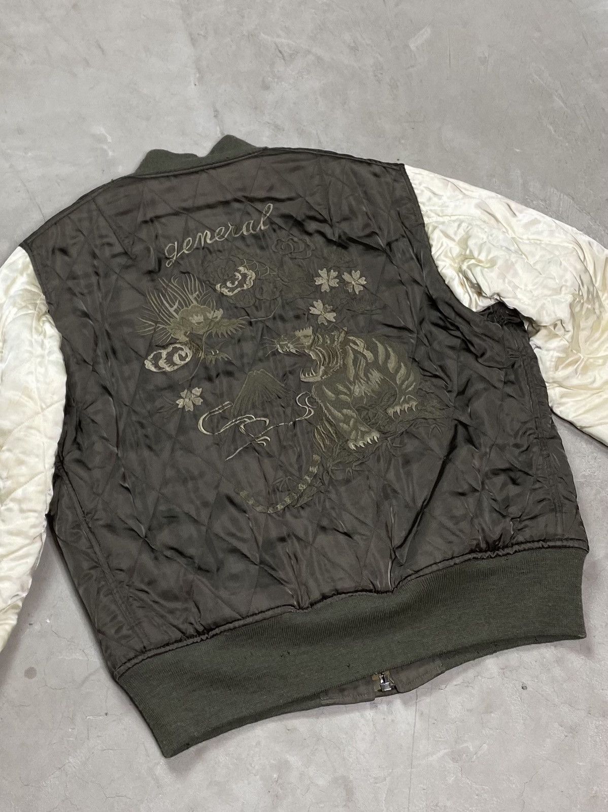 General Research 2004 General Research “1611” Sukajan MA-1 Bomber Jacket Size US L / EU 52-54 / 3 - 13 Thumbnail