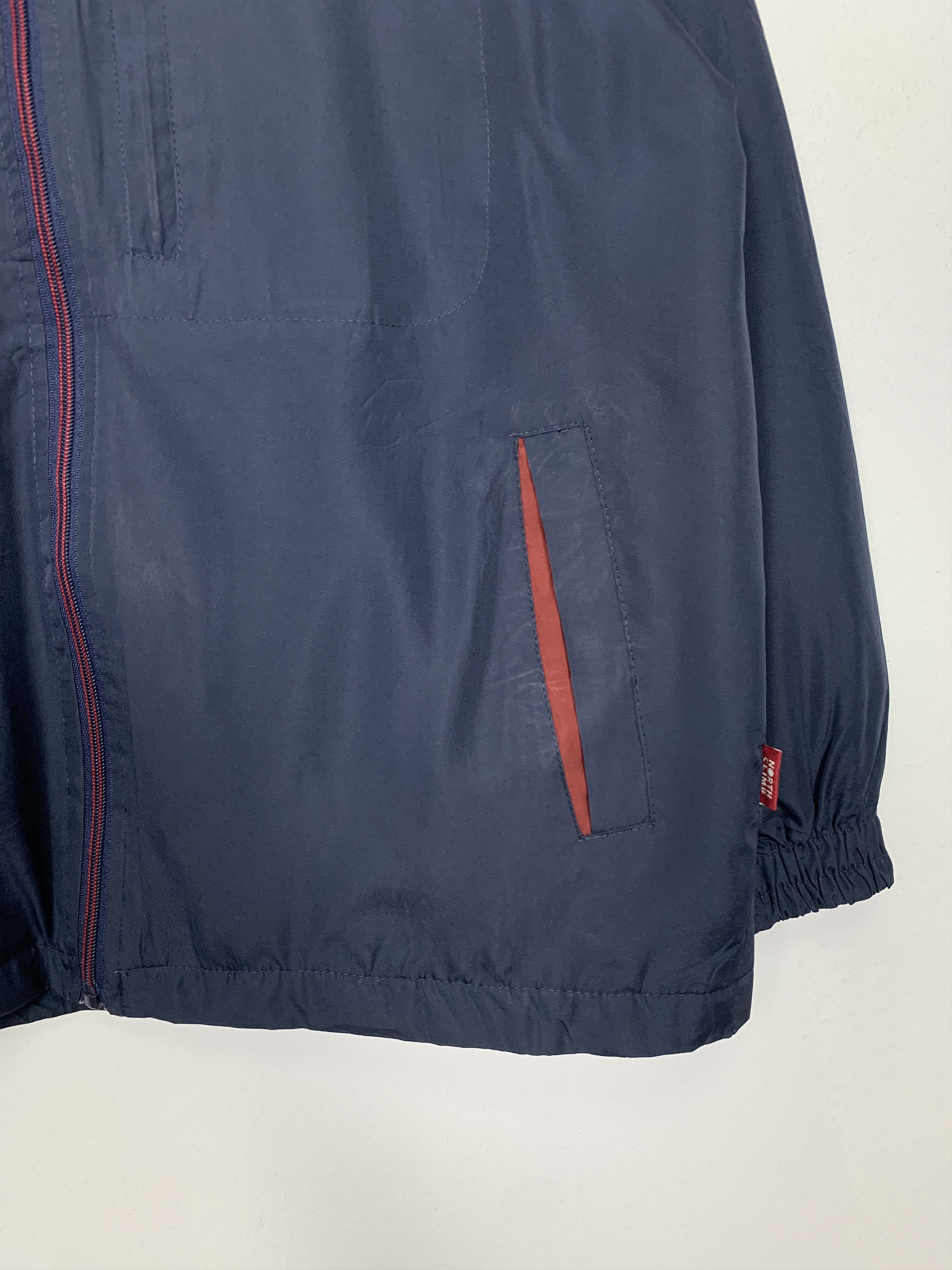 Japanese Brand Vintage NORTH CLIMB Native Pattern Lining Zip Up Jacket Size US S / EU 44-46 / 1 - 5 Thumbnail