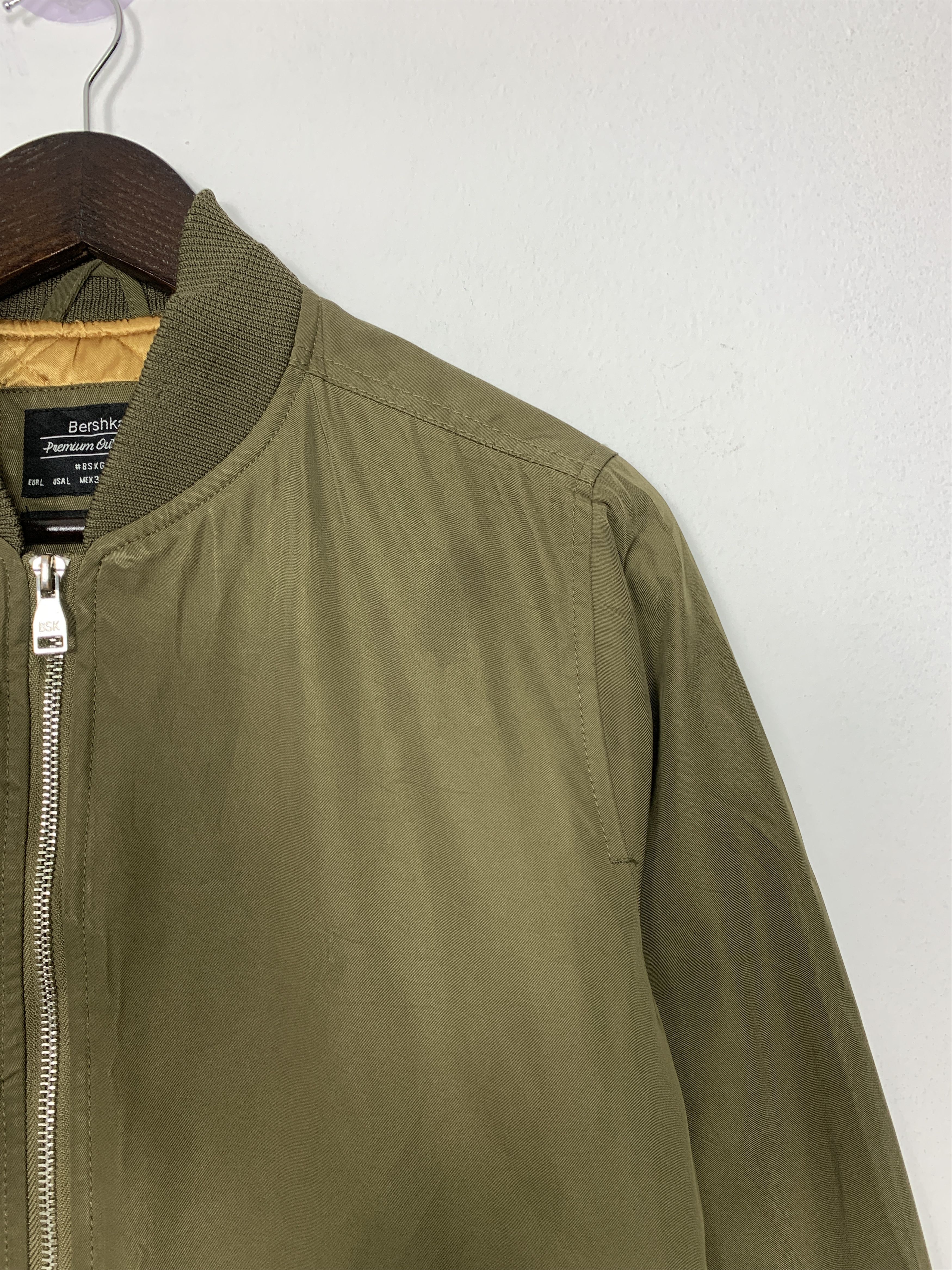 Bershka Vintage BERSHKA Quilted Lining Bombers Jacket J1079 Size US S / EU 44-46 / 1 - 3 Thumbnail