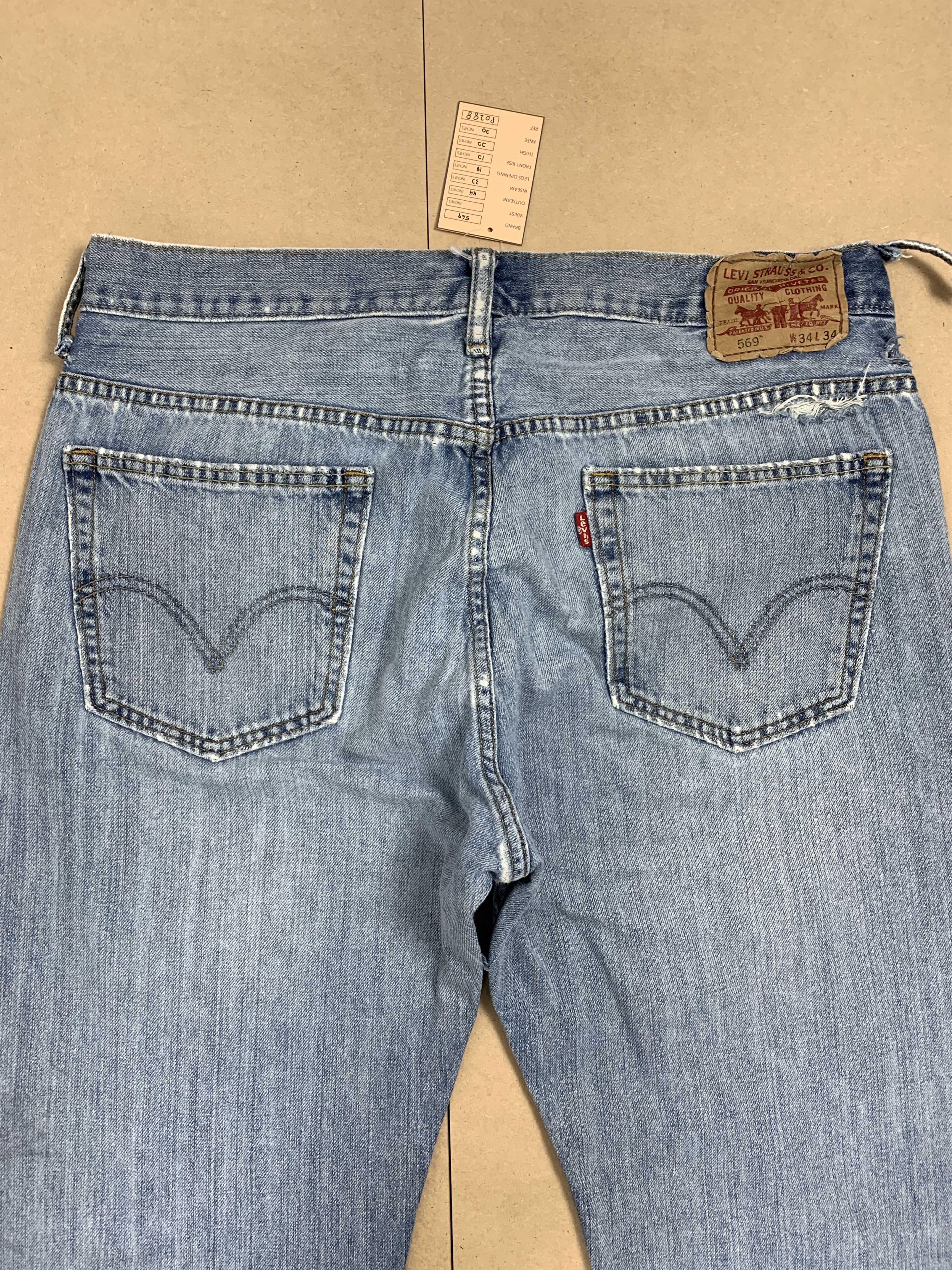Levi's Vintage Levis 569 Straight Cut Distressed Mid Wash Jeans Size US 36 / EU 52 - 8 Thumbnail