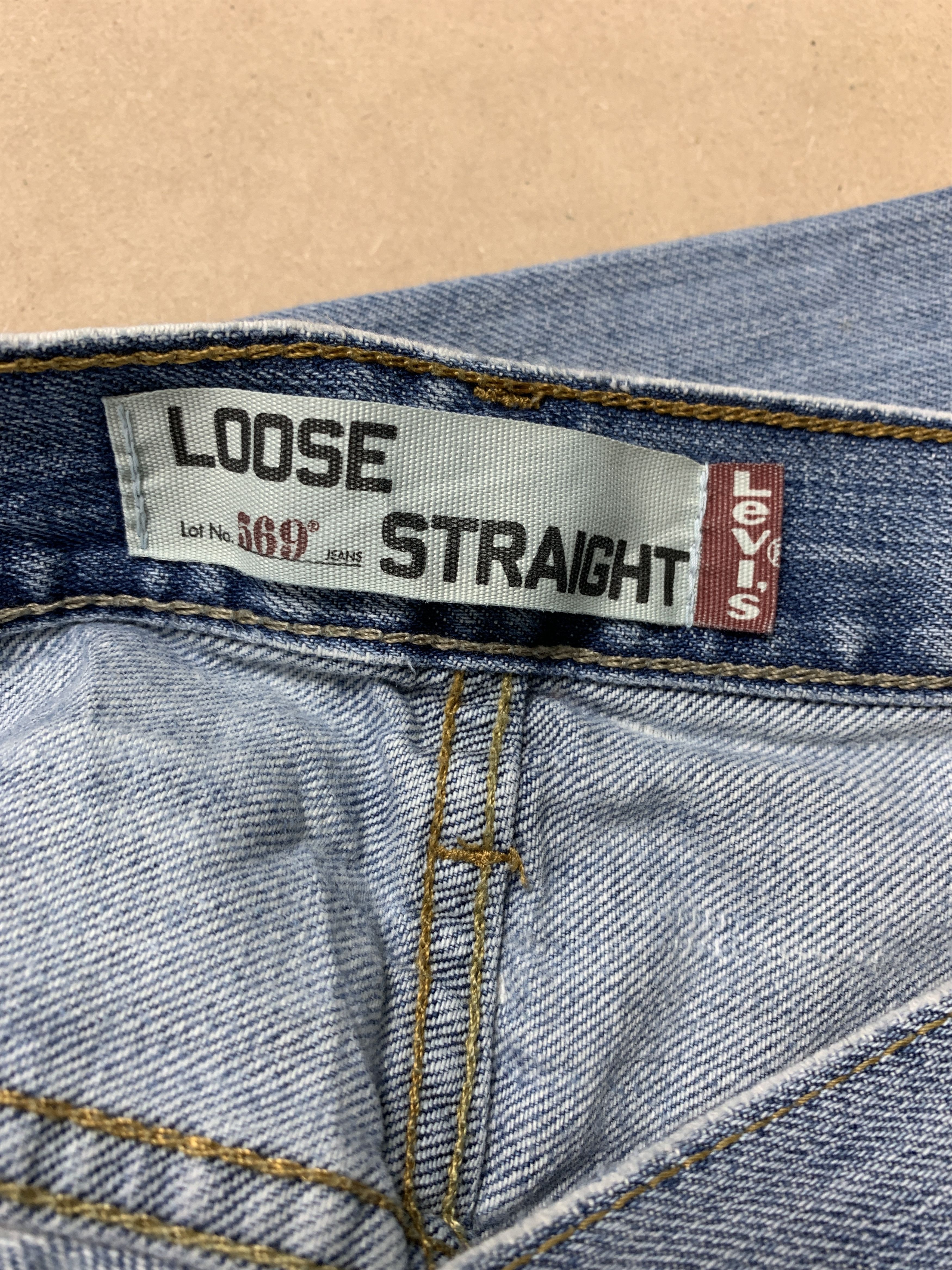 Levi's Vintage Levis 569 Straight Cut Distressed Mid Wash Jeans Size US 36 / EU 52 - 12 Thumbnail