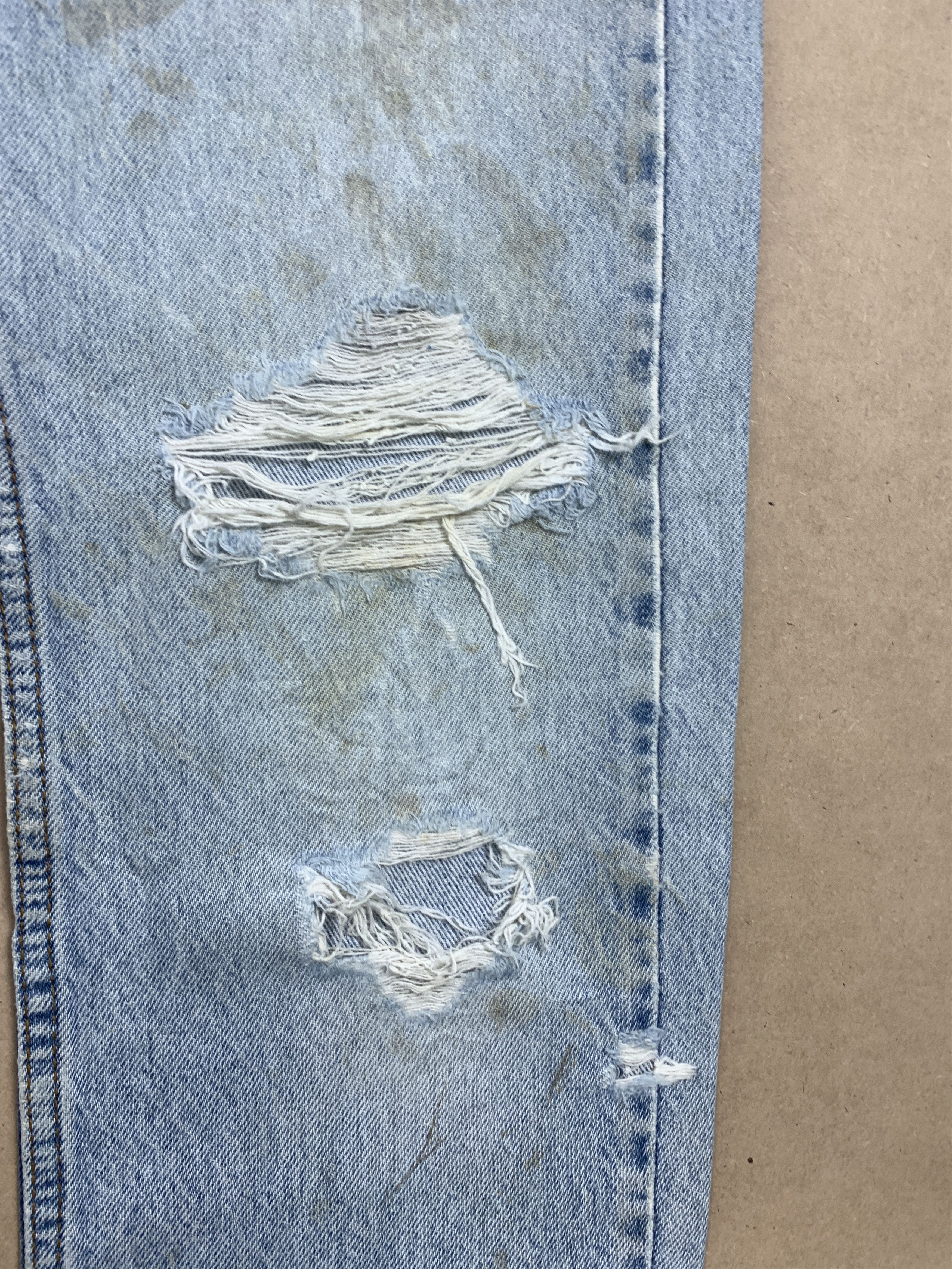 Levi's Vintage Levis 505 Straight Cut Distressed Jeans P0286 Size US 32 / EU 48 - 7 Thumbnail