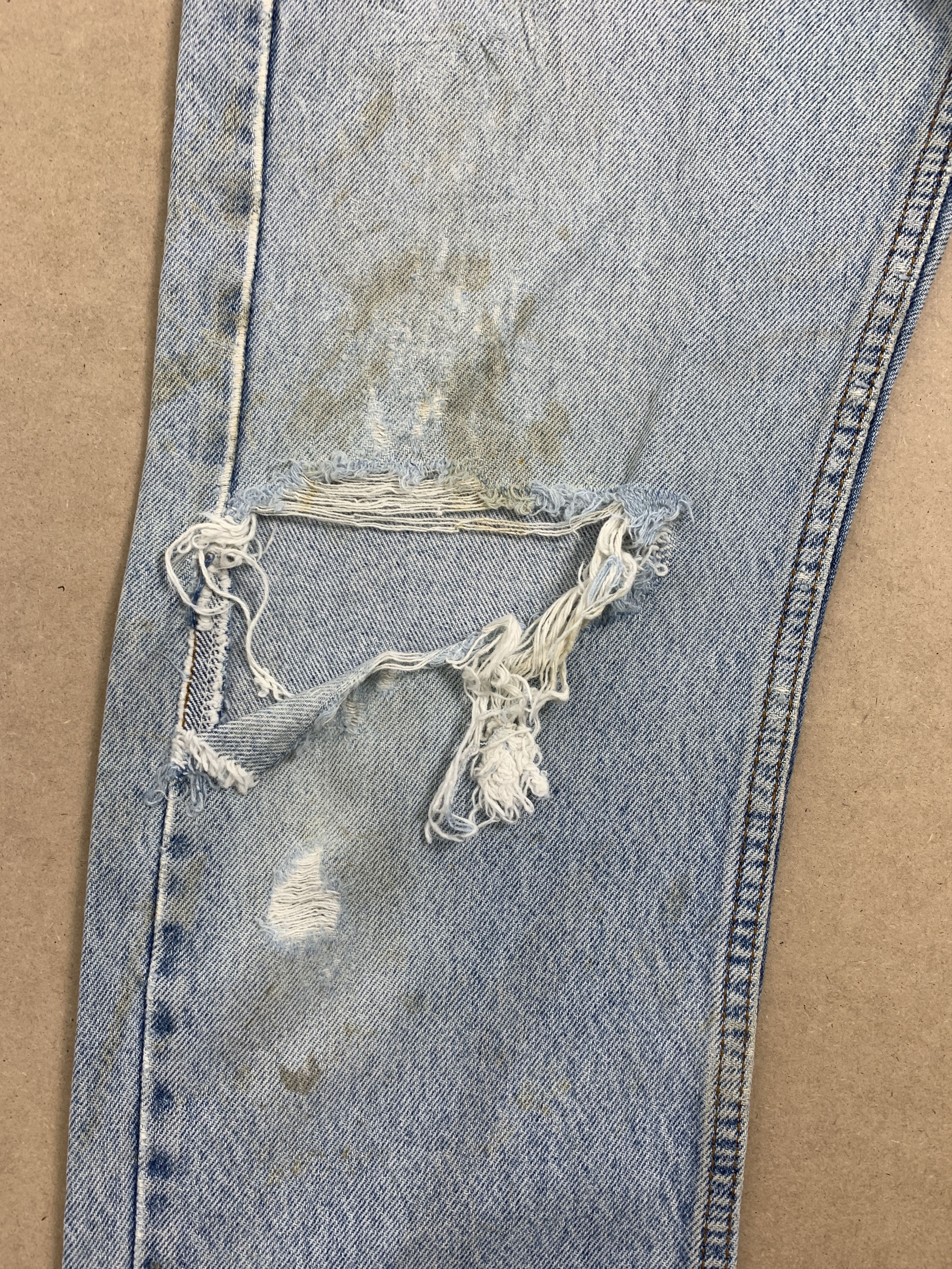 Levi's Vintage Levis 505 Straight Cut Distressed Jeans P0286 Size US 32 / EU 48 - 9 Thumbnail
