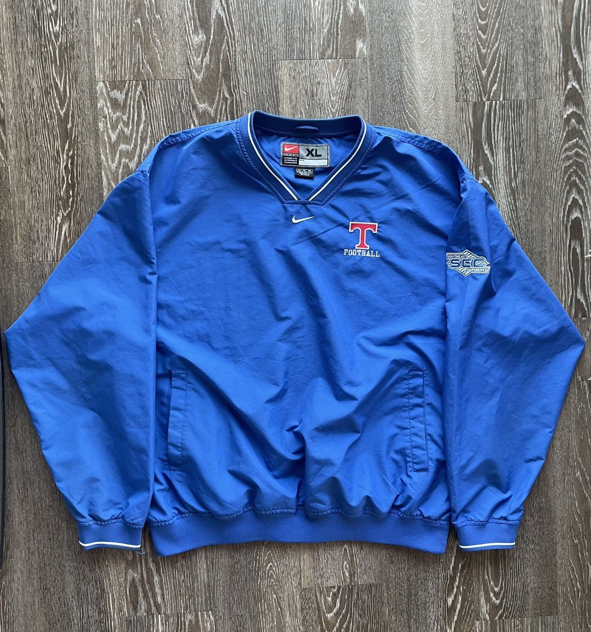 Nike Vintage 90s Nike Center Swoosh Football Pullover Windbreaker Size US XL / EU 56 / 4 - 1 Thumbnail