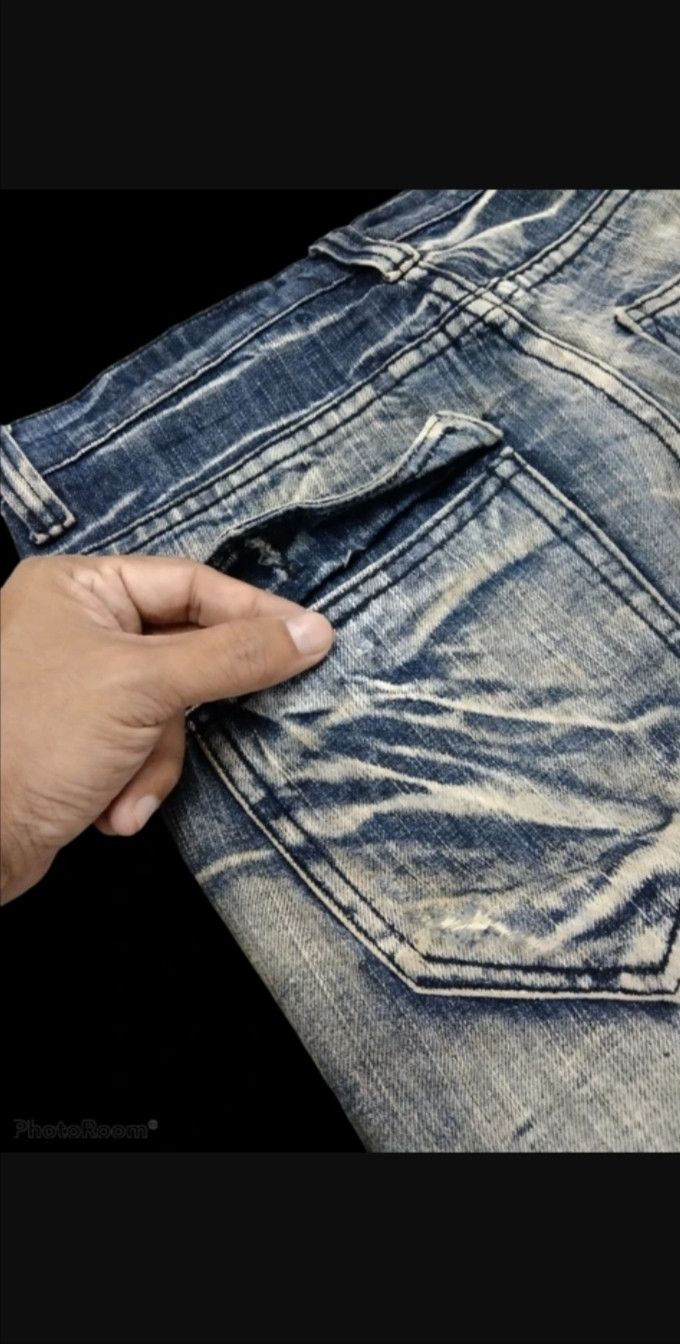 Japanese Brand THRASHED FLARED JAPANESE BRAND DAILY NEWS DENIM PANTS Size US 30 / EU 46 - 5 Thumbnail