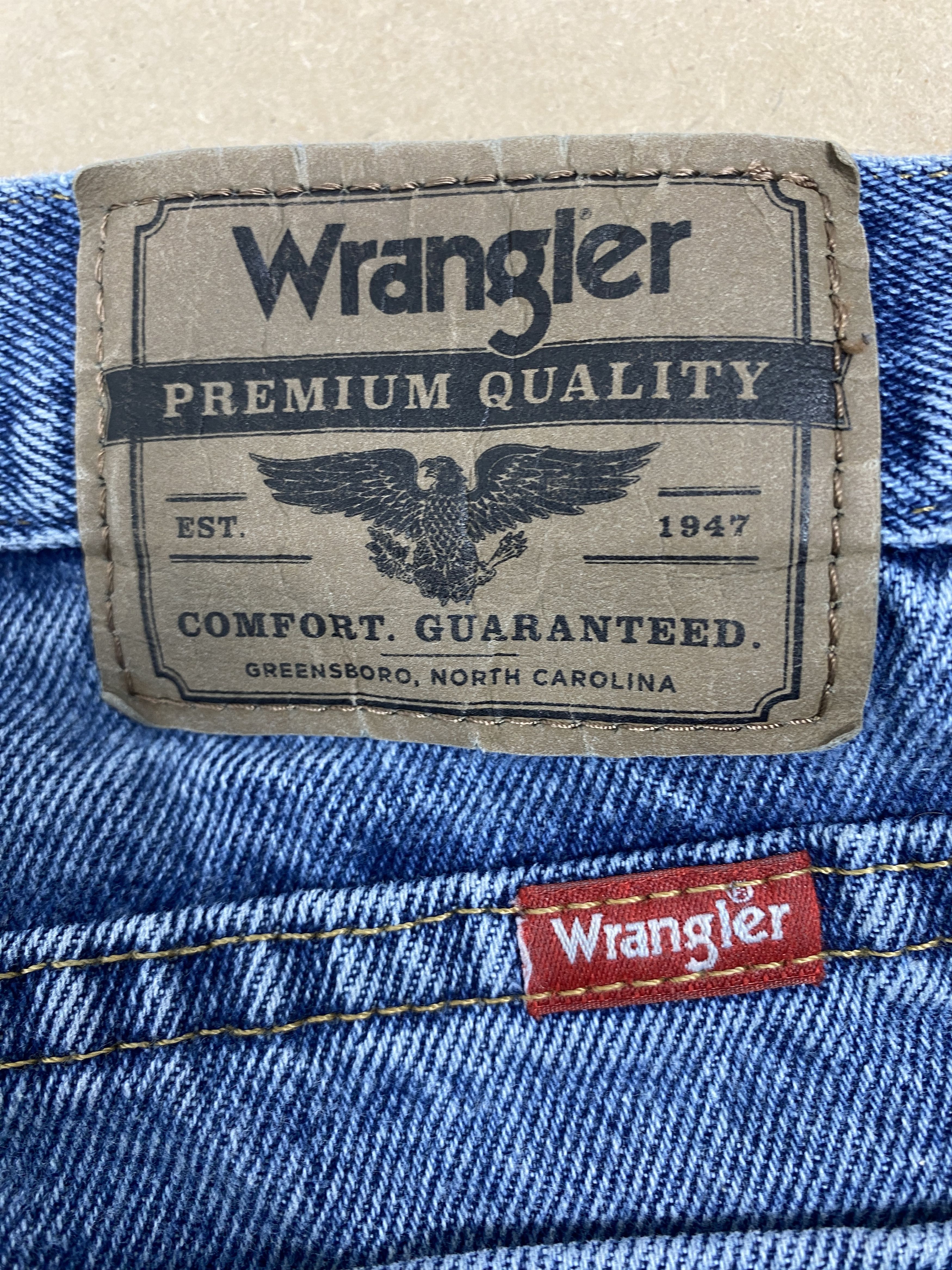 Vintage Vintage Wrangler Distressed Straight Cut Blue Jeans Size US 33 - 7 Thumbnail