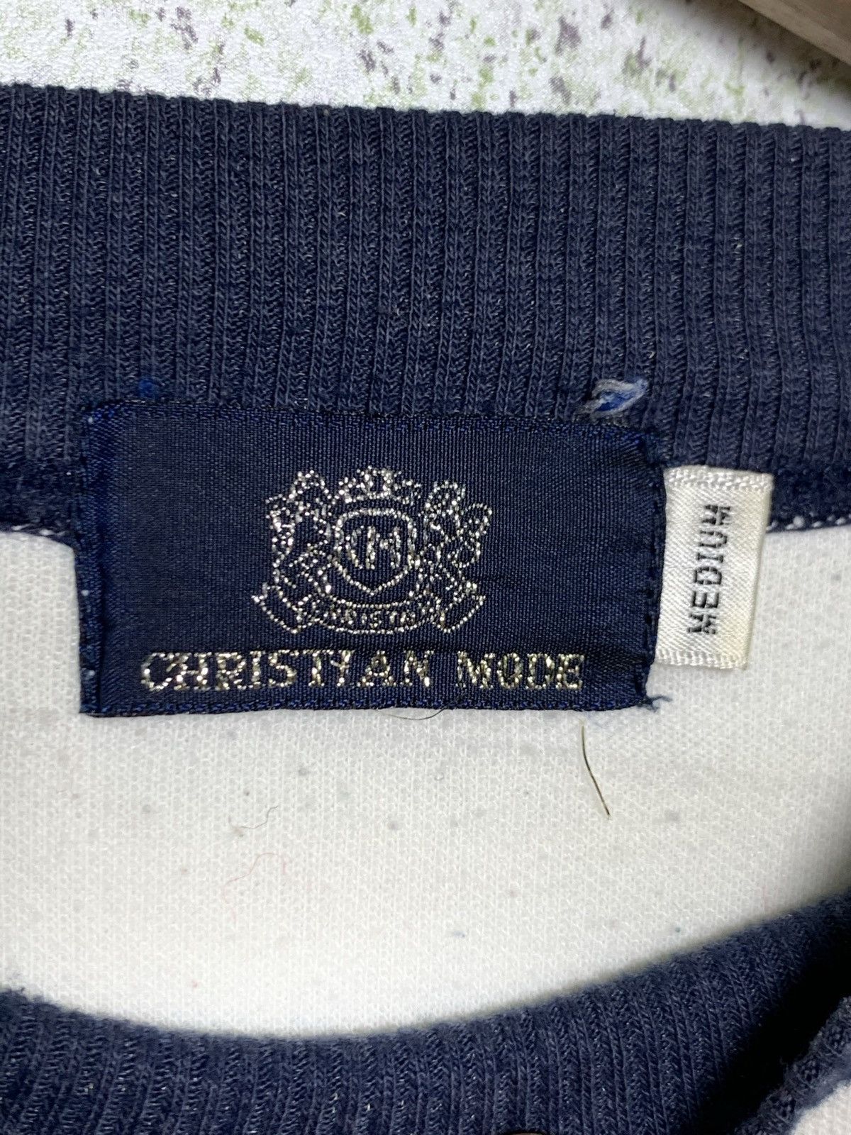 Designer Vintage Christian Mode Embroidered Crewneck Sweatshirt Size US M / EU 48-50 / 2 - 3 Thumbnail
