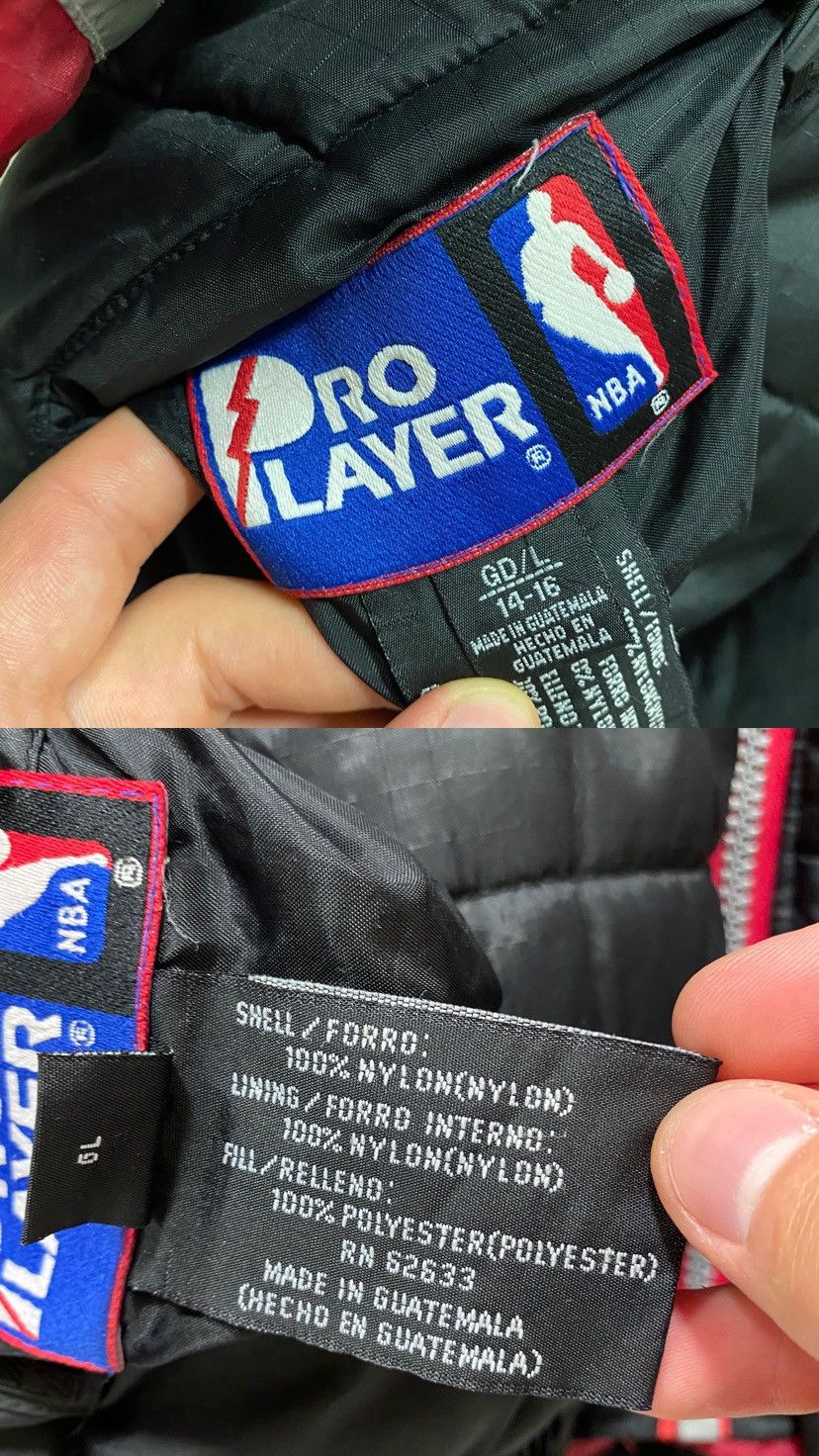 NBA × Vintage Vintage Chicago Bulls NBA Pro Player Big Logo Puffer Jacket Size US S / EU 44-46 / 1 - 23 Thumbnail