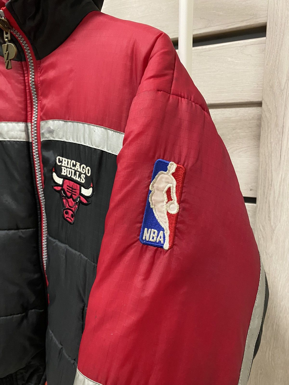 NBA × Vintage Vintage Chicago Bulls NBA Pro Player Big Logo Puffer Jacket Size US S / EU 44-46 / 1 - 7 Thumbnail