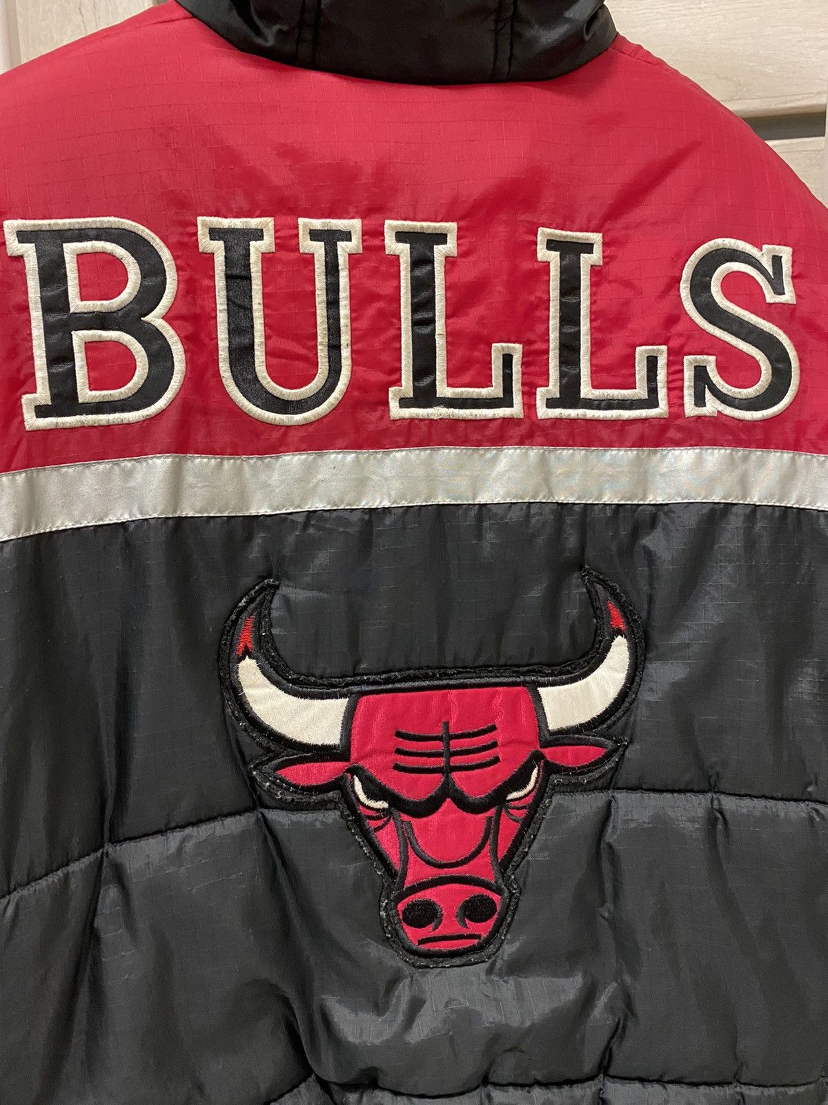 NBA × Vintage Vintage Chicago Bulls NBA Pro Player Big Logo Puffer Jacket Size US S / EU 44-46 / 1 - 10 Thumbnail