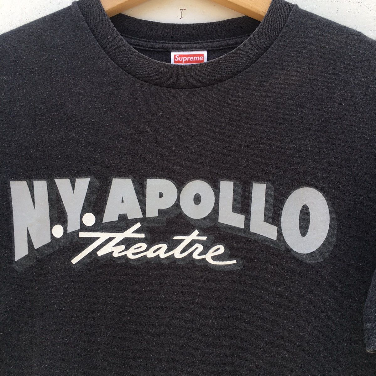 Supreme Vintage Supreme 2001 Supreme New York Ny Apollo Theatre Tee Size US M / EU 48-50 / 2 - 6 Thumbnail