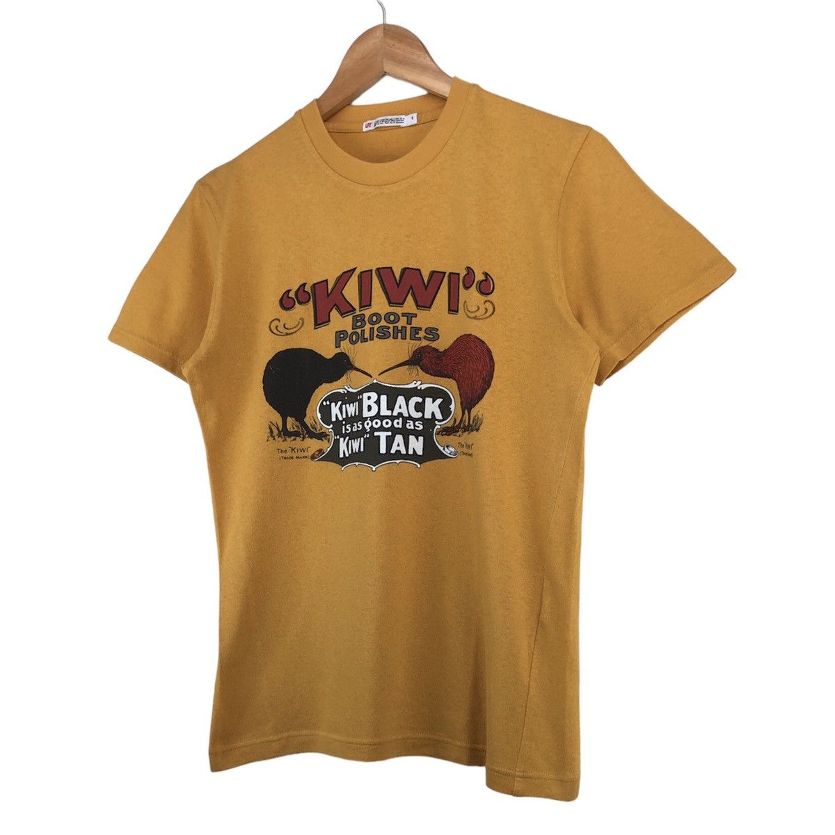 Uniqlo Kiwi Boot Polishes Uniqlo Big Logo Yellow Tee Shirt S Size US S / EU 44-46 / 1 - 4 Thumbnail