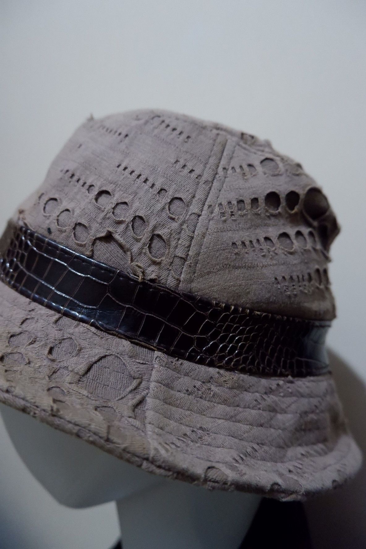 Japanese Brand Unknown Distressed Fedora Hats Size ONE SIZE - 3 Thumbnail