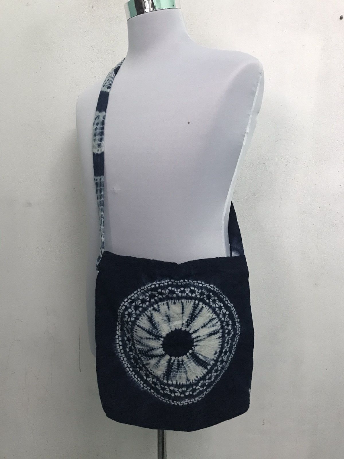 Japanese Brand Nice Art Sling/Shoulder Bag Size ONE SIZE - 2 Thumbnail