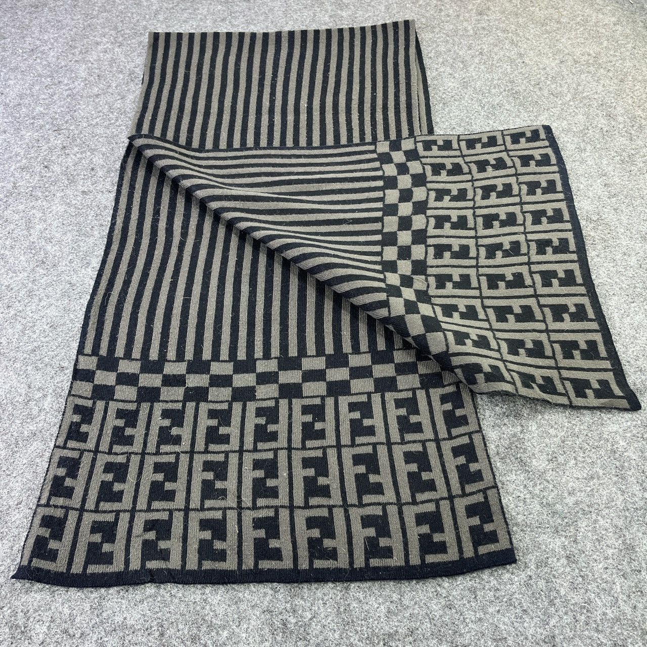 Vintage Fendi Scarf / Muffler / Neckwear T429 Size ONE SIZE - 3 Thumbnail