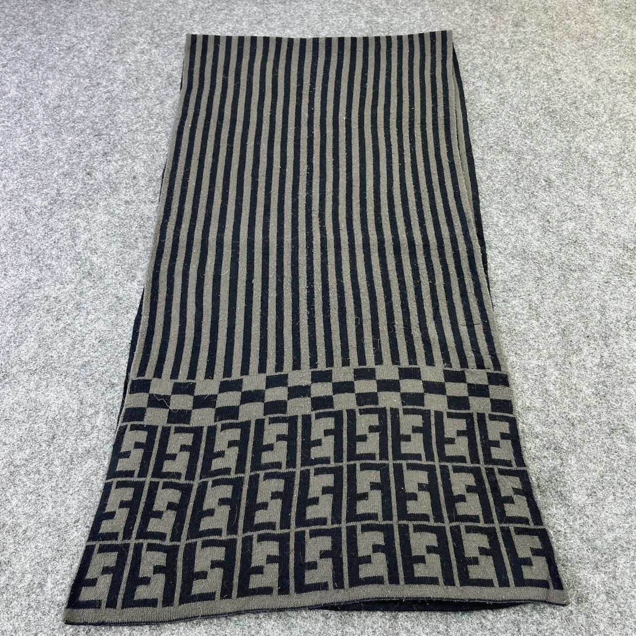 Vintage Fendi Scarf / Muffler / Neckwear T429 Size ONE SIZE - 1 Thumbnail