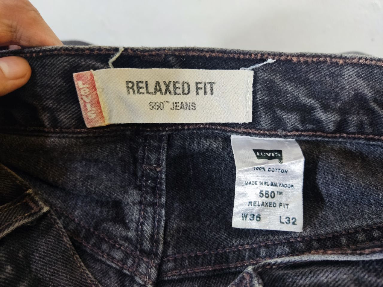 Levi's vintage levis 550 super black relaxed fit denim Size US 37 - 5 Thumbnail