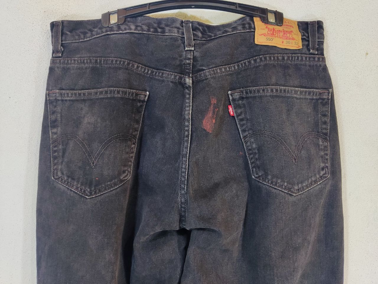 Levi's vintage levis 550 super black relaxed fit denim Size US 37 - 9 Thumbnail
