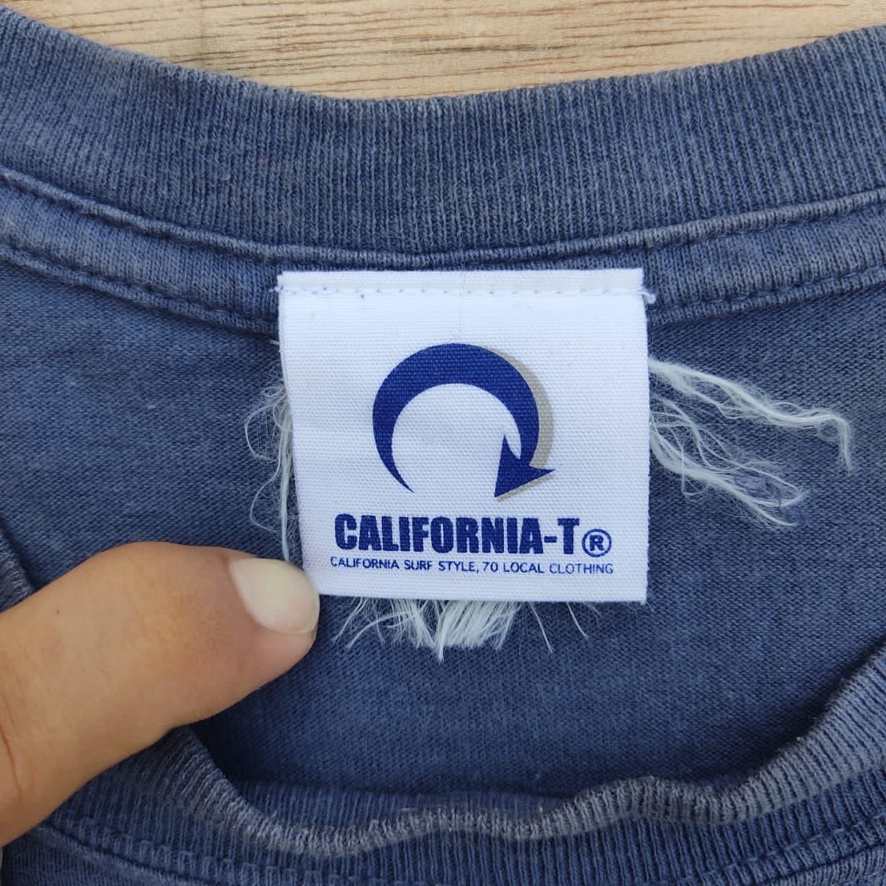 Vintage vintage tee californian surf style C12 Size US L / EU 52-54 / 3 - 5 Thumbnail
