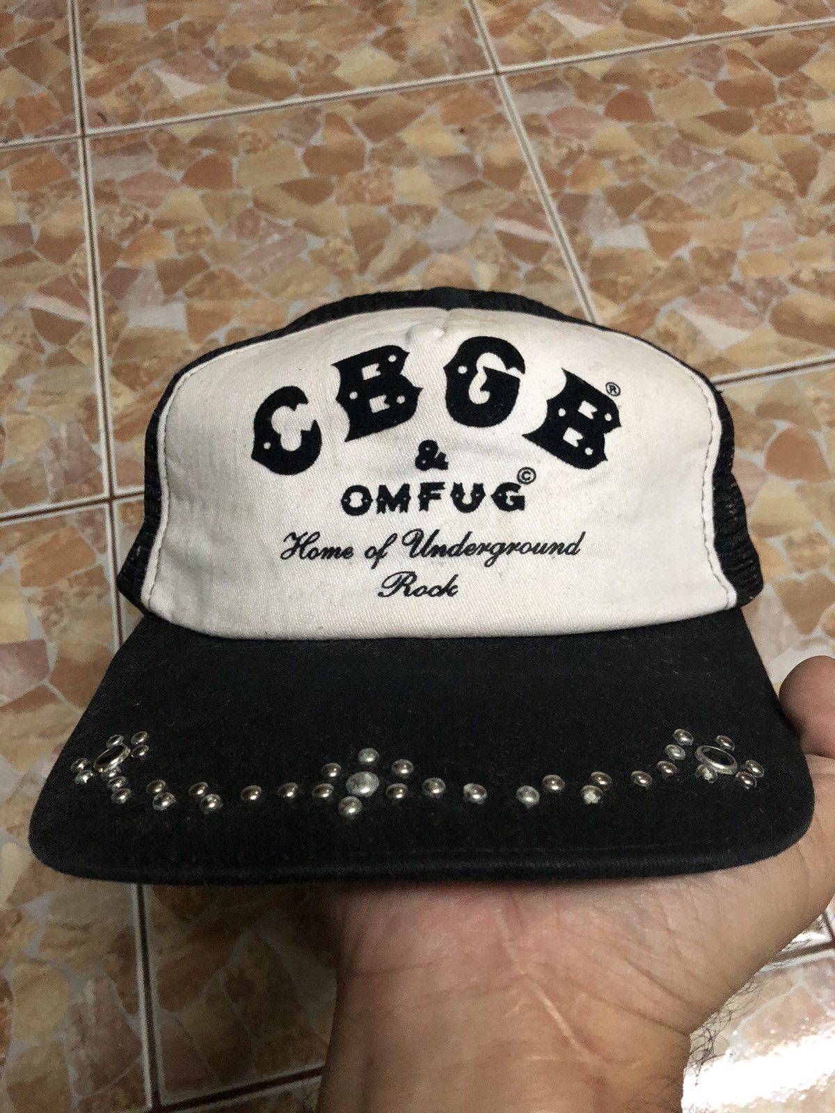 Band Tees × Seditionaries × Vintage CBGB & OMFUG RHINOSTONE CLASSIC LOGO MESH CAP Size ONE SIZE - 1 Thumbnail