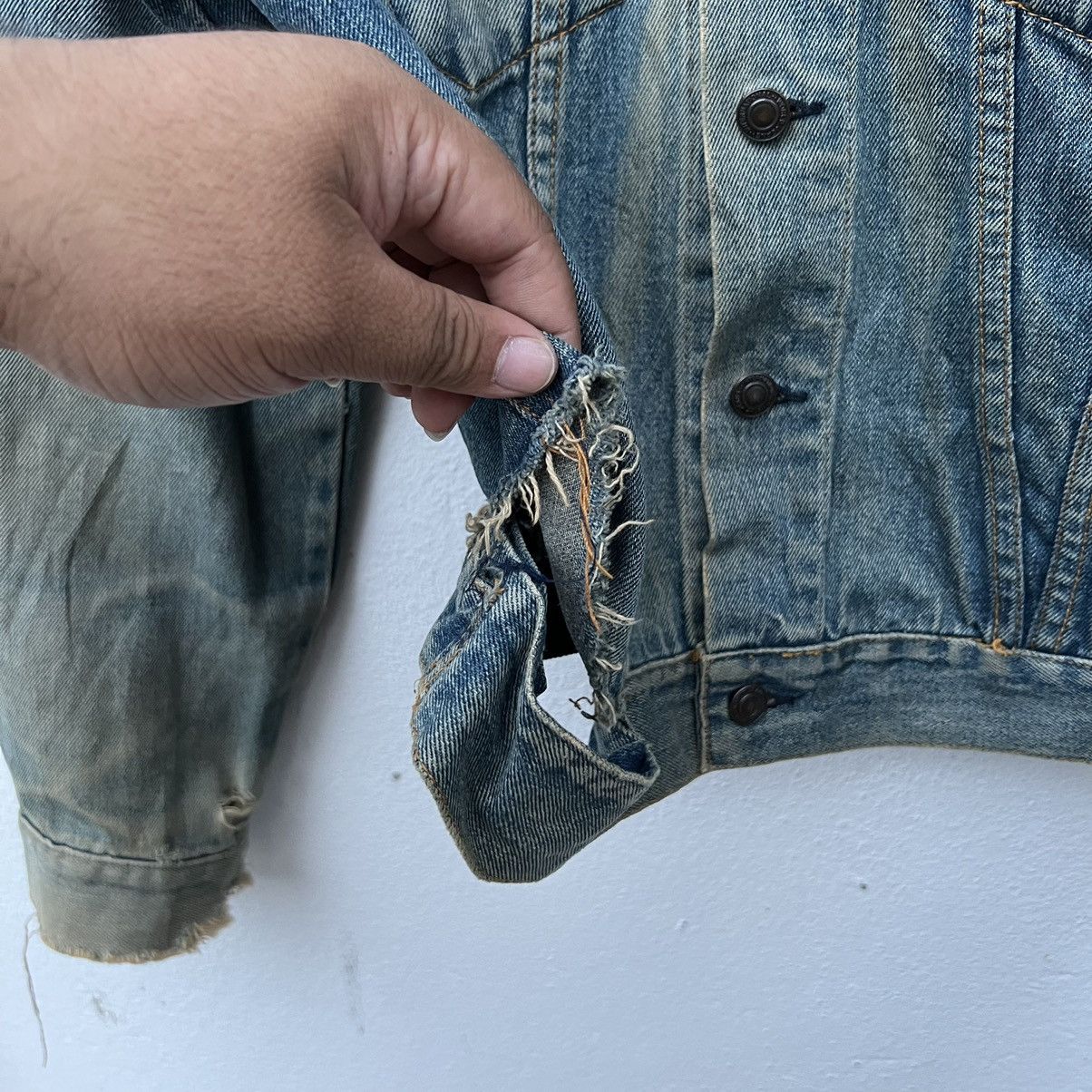 Japanese Brand RARE TRUE VINTAGE DISTRESSED TRUCKER DENIM JACKET Size US M / EU 48-50 / 2 - 6 Thumbnail