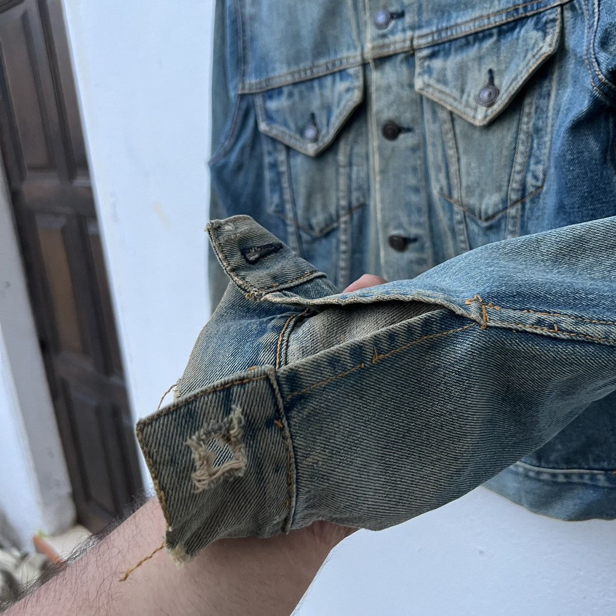 Japanese Brand RARE TRUE VINTAGE DISTRESSED TRUCKER DENIM JACKET Size US M / EU 48-50 / 2 - 5 Thumbnail