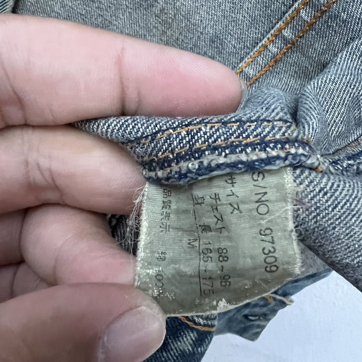 Japanese Brand RARE TRUE VINTAGE DISTRESSED TRUCKER DENIM JACKET Size US M / EU 48-50 / 2 - 14 Thumbnail