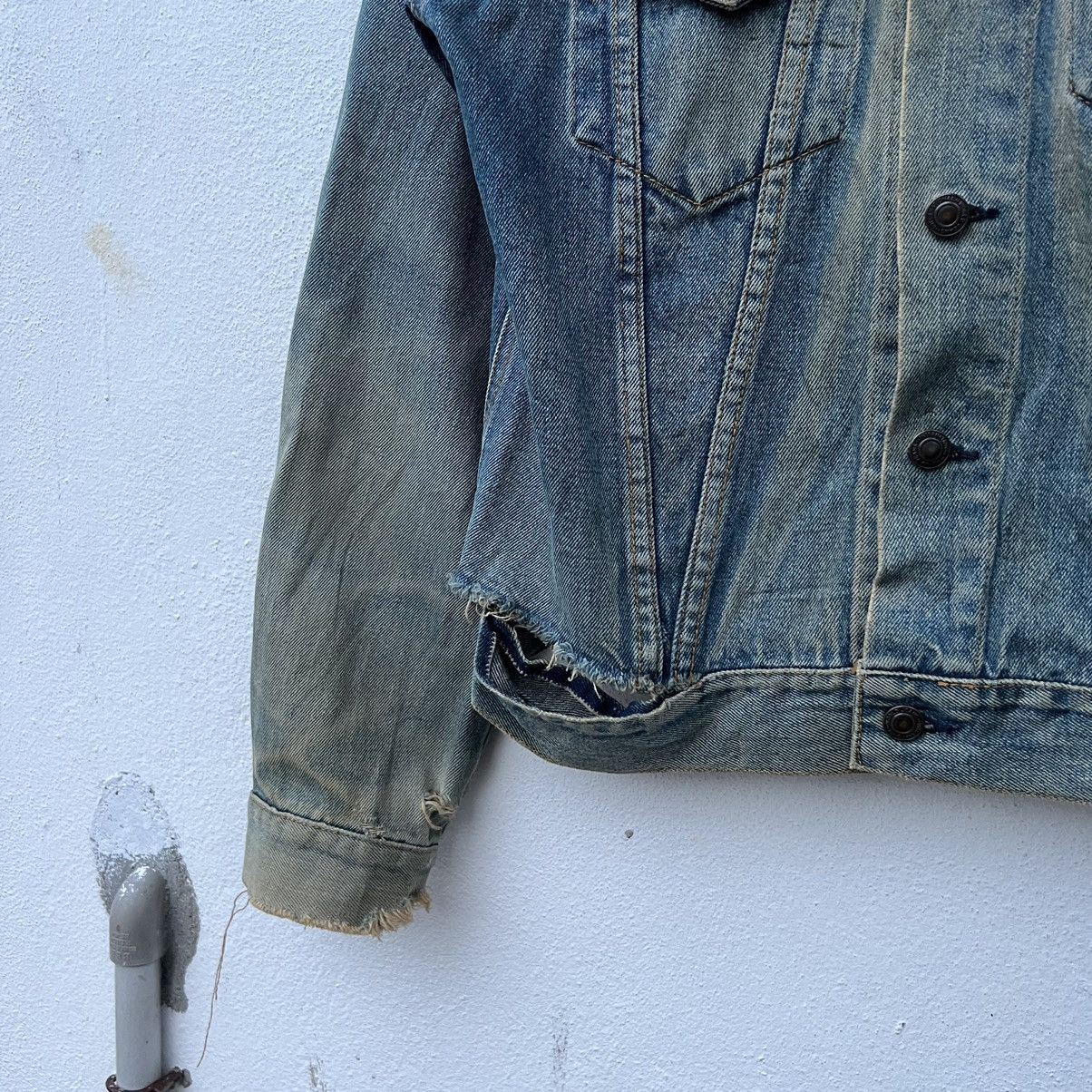 Japanese Brand RARE TRUE VINTAGE DISTRESSED TRUCKER DENIM JACKET Size US M / EU 48-50 / 2 - 4 Thumbnail