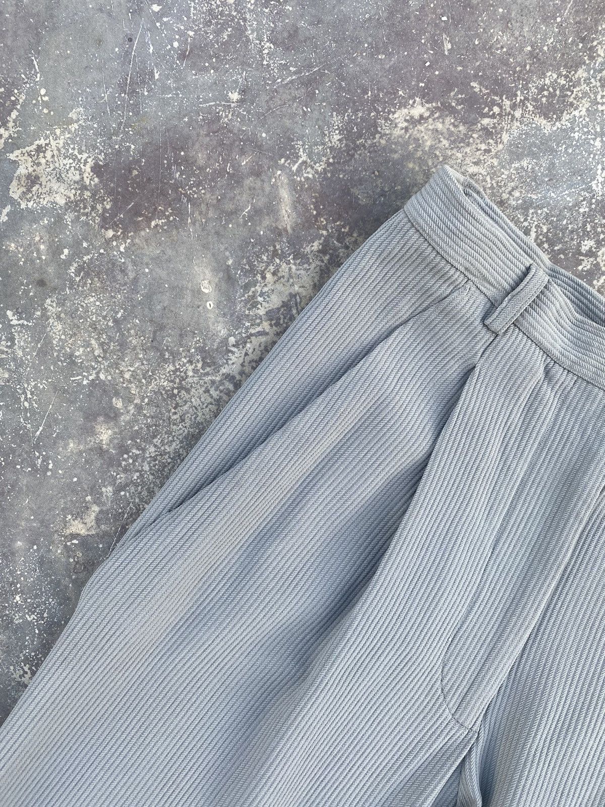 Giorgio Armani × Vintage ⚡️Rare⚡️ Vintage Giorgio Armani Pleated Pant Size 26" / US 2 / IT 38 - 4 Thumbnail