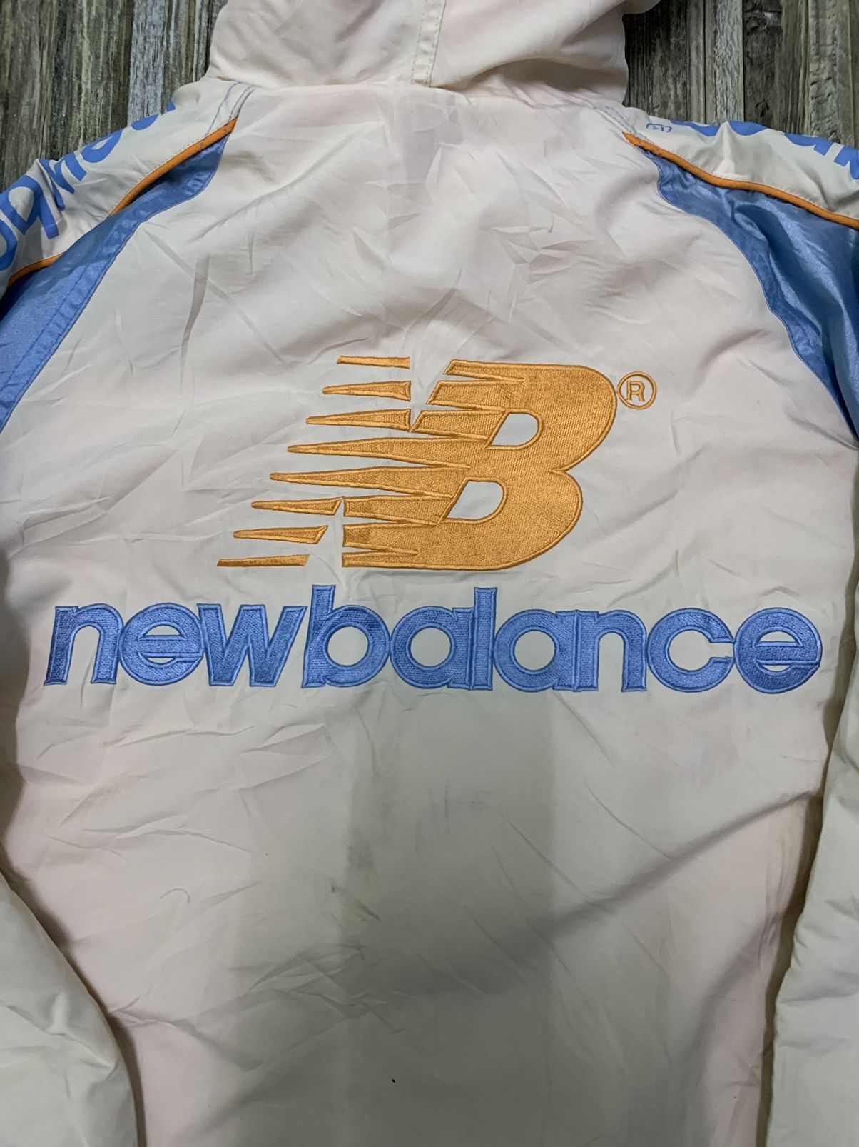 New Balance Nice New Balance Big Logo And Spellout Long Raincoat Size US M / EU 48-50 / 2 - 8 Thumbnail