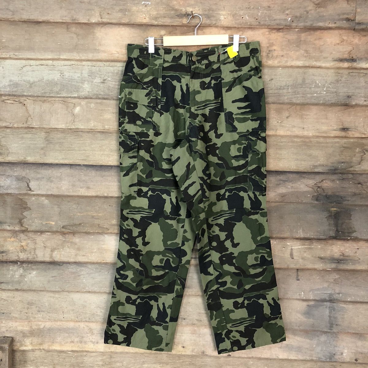 image of Torachi Camo Green Multipocket Cargo Pants 3875, Men's (Size 32)