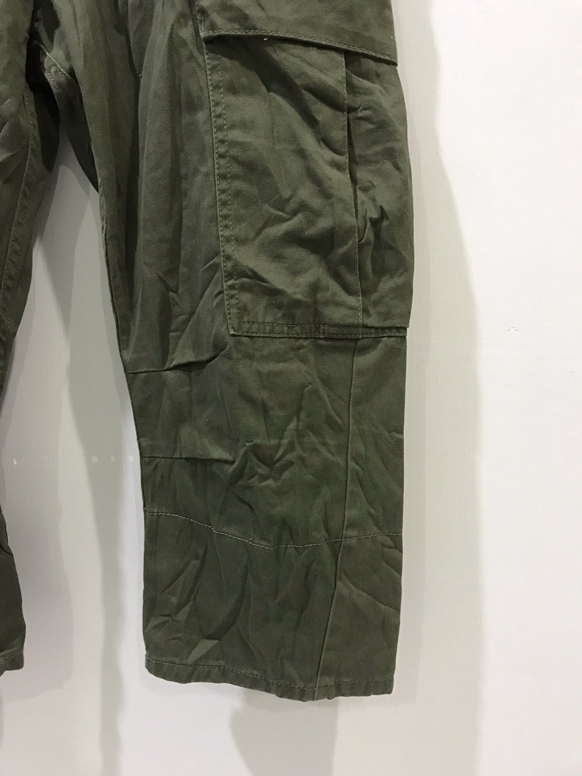 Japanese Brand FREE GATE Japan Big Side Pocket Zipper Cropped Cargo Pant Size US 32 / EU 48 - 4 Thumbnail