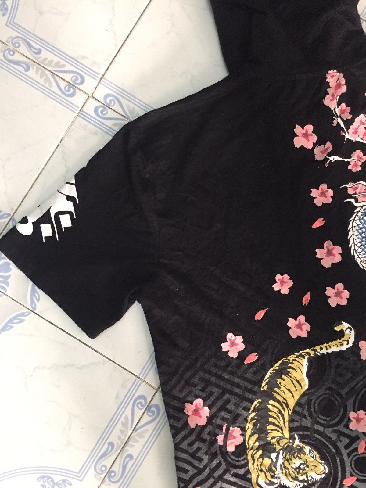 Japanese Brand Nice print dragon tiger sakura short sleeve zipper hoodie Size US M / EU 48-50 / 2 - 11 Thumbnail