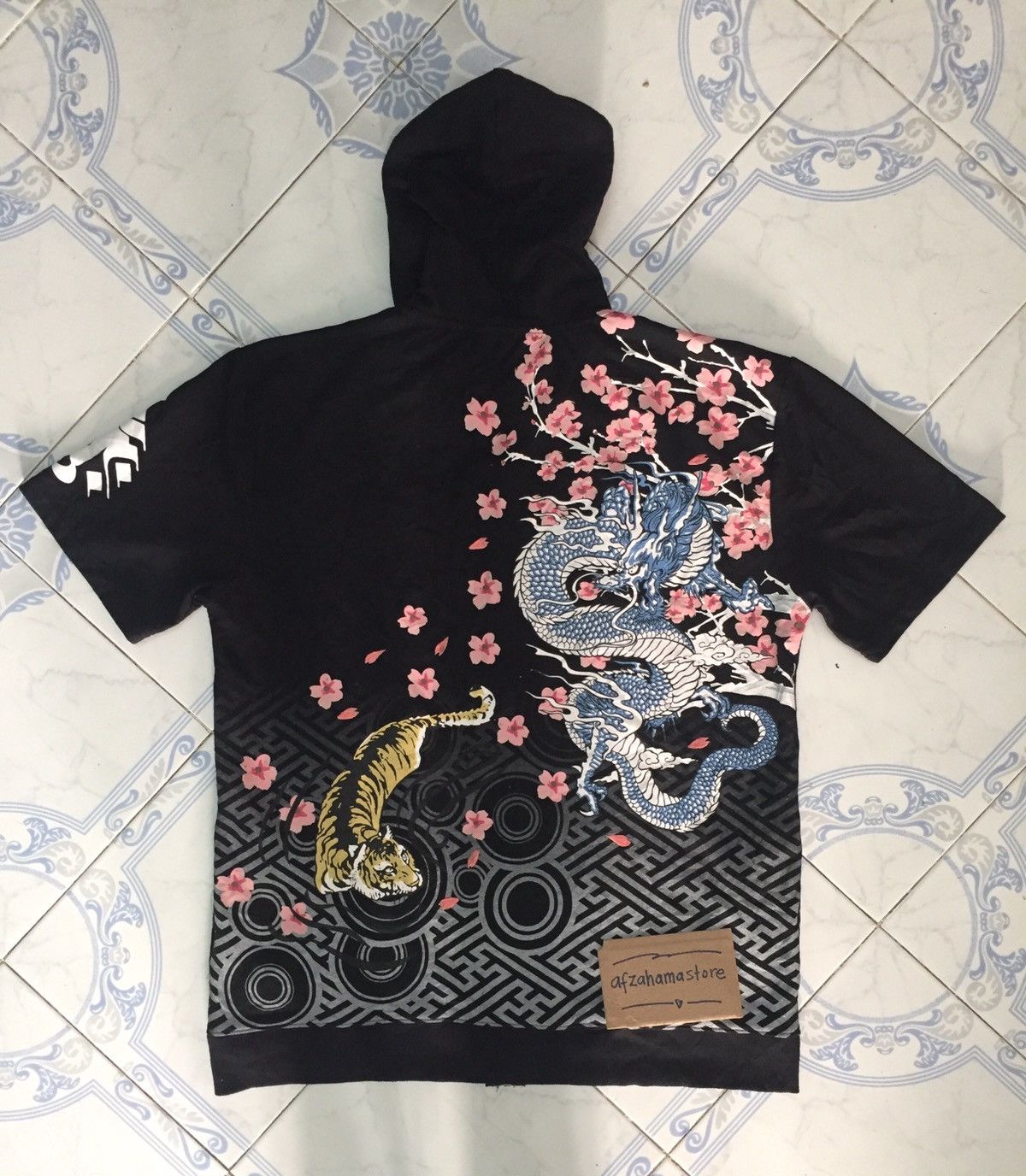 Japanese Brand Nice print dragon tiger sakura short sleeve zipper hoodie Size US M / EU 48-50 / 2 - 1 Thumbnail