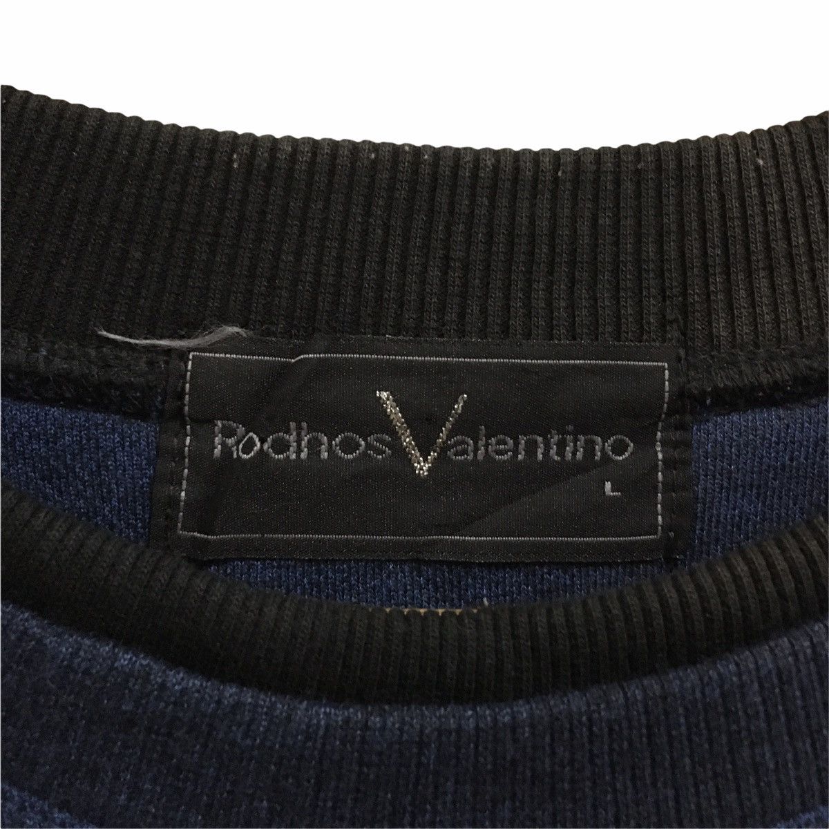 Valentino × Vintage VINTAGE RODHOS VALENTINO SMALL LOGO CREWNECK SWEATSHIRT Size US L / EU 52-54 / 3 - 4 Thumbnail