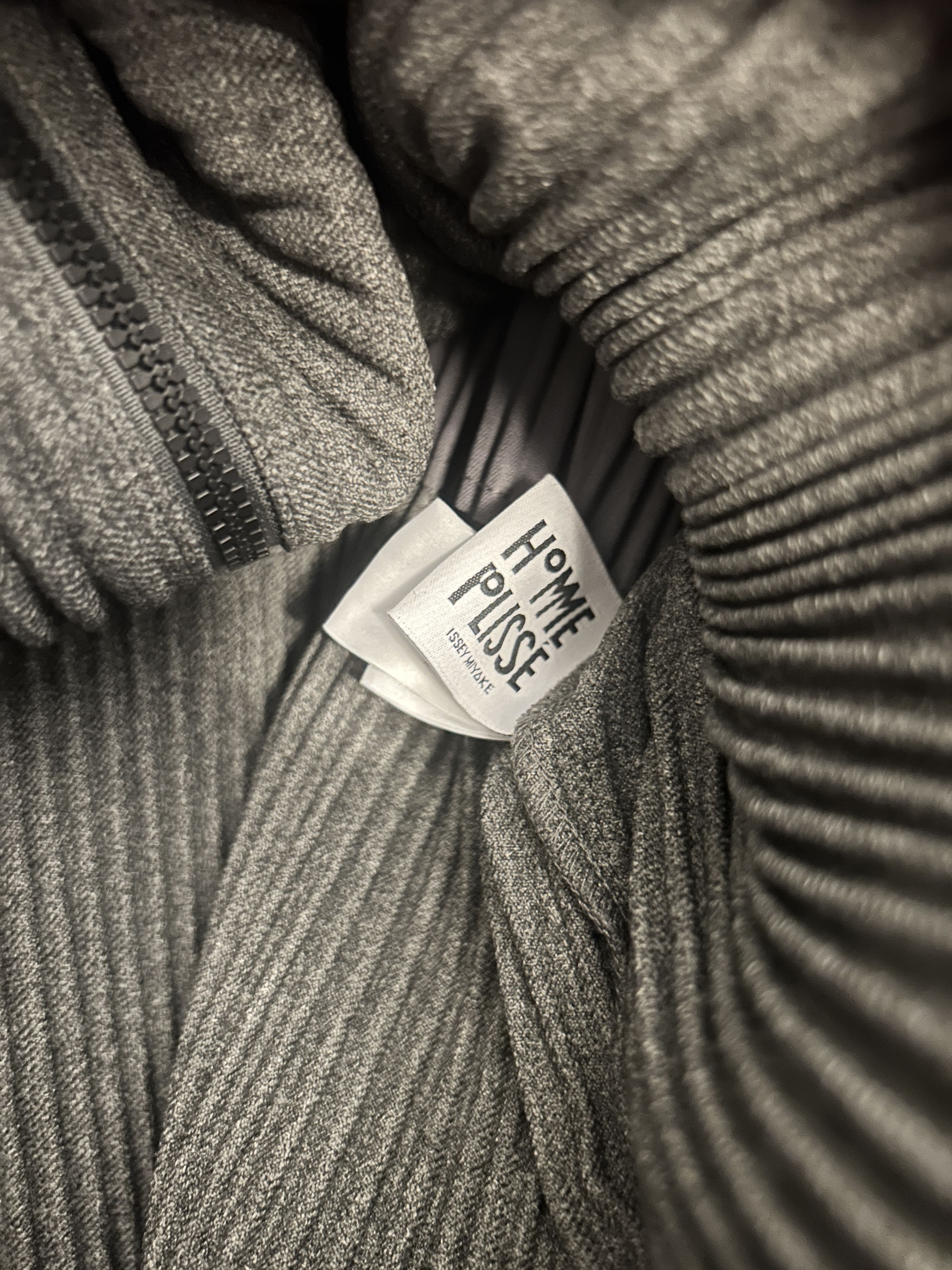 Homme Plisse Issey Miyake PLEATED LIGHT JACKET GREY MELANGE size 2 Size US M / EU 48-50 / 2 - 8 Thumbnail
