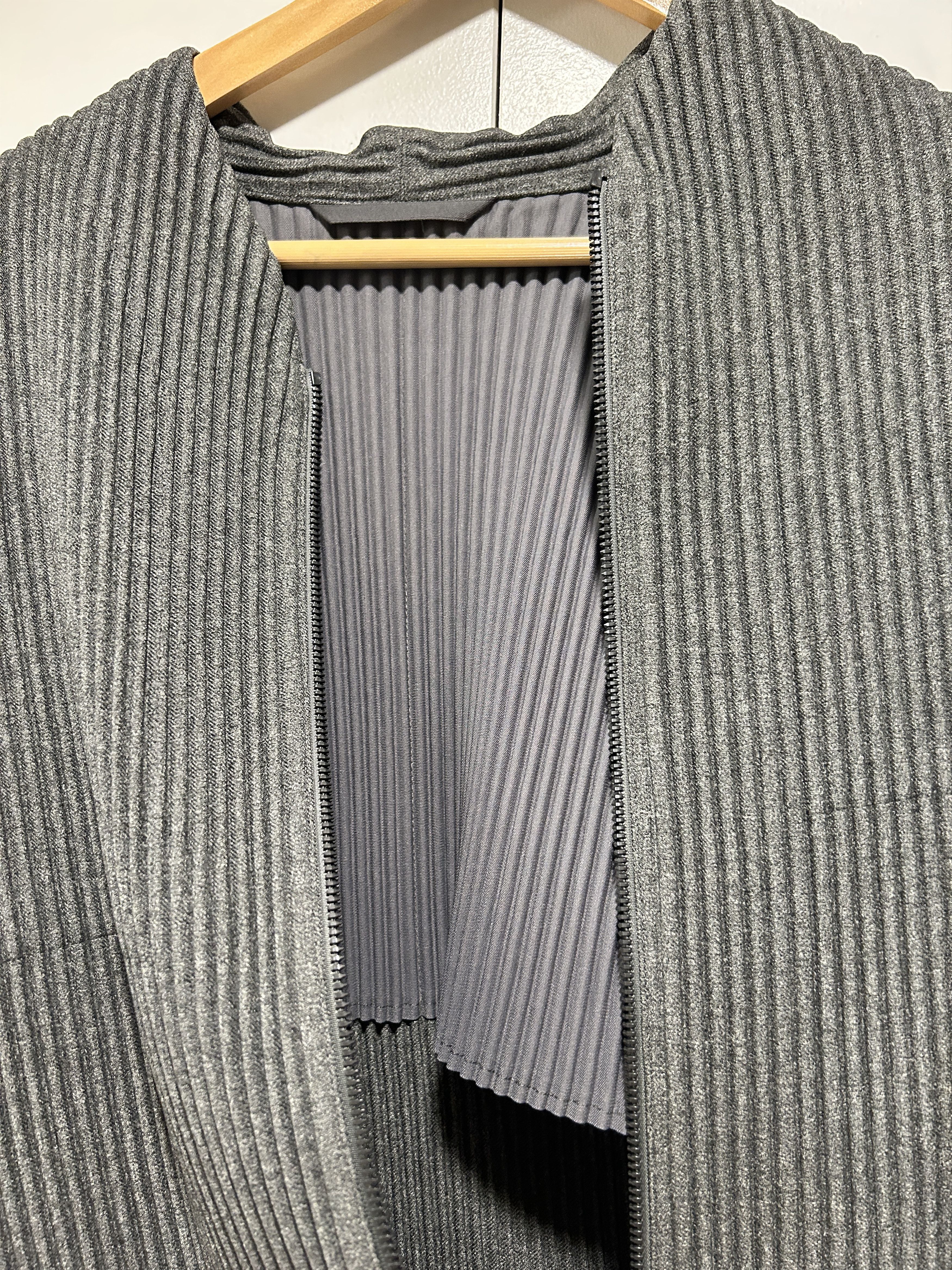 Homme Plisse Issey Miyake PLEATED LIGHT JACKET GREY MELANGE size 2 Size US M / EU 48-50 / 2 - 6 Thumbnail
